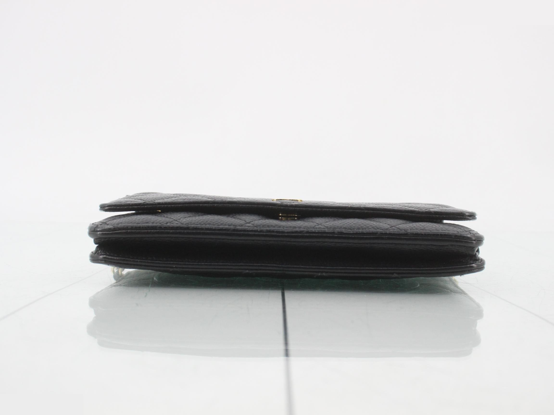 Caviar leather matelassé chain wallet — view 3