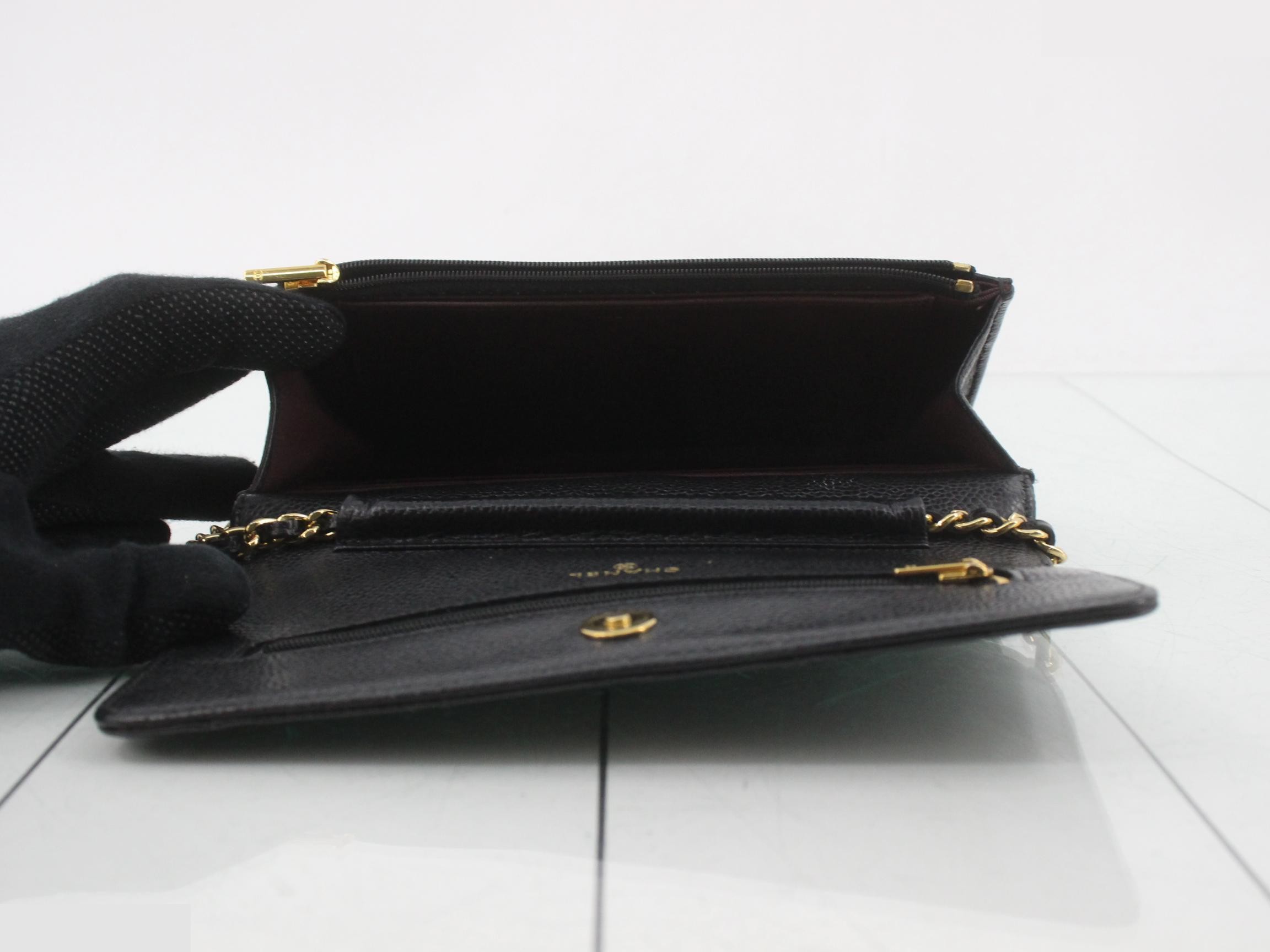 Caviar leather matelassé chain wallet — view 4