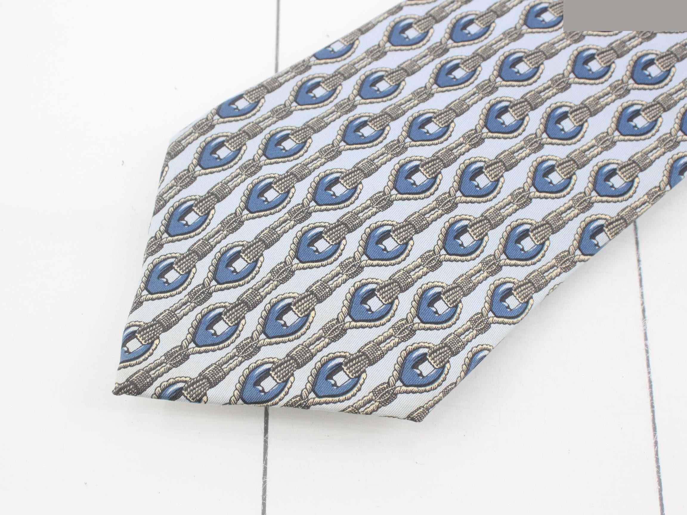 Light blue necktie — view 3