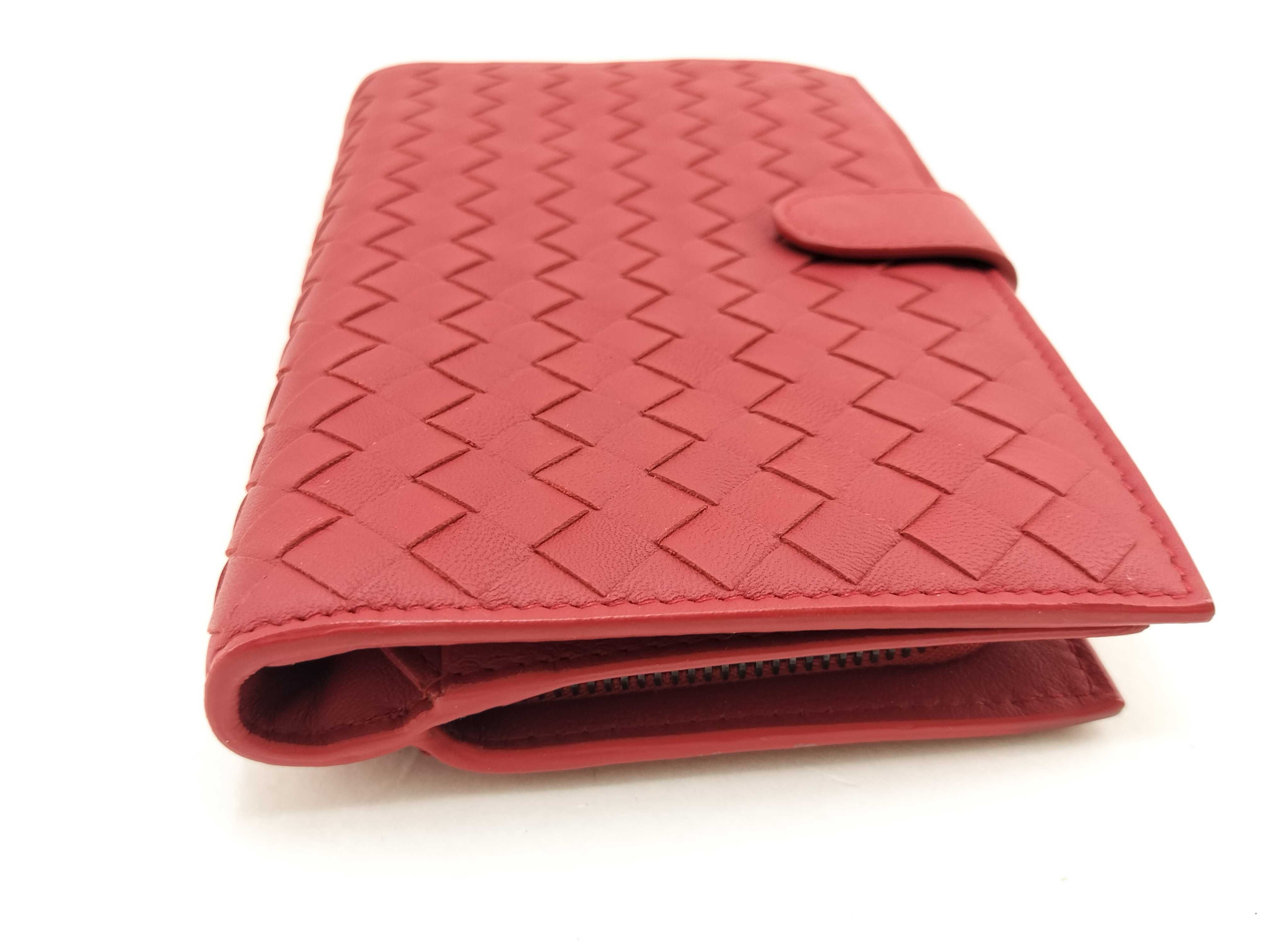 Intrecciato Bi-fold Long Wallet Leather Wallet — view 3