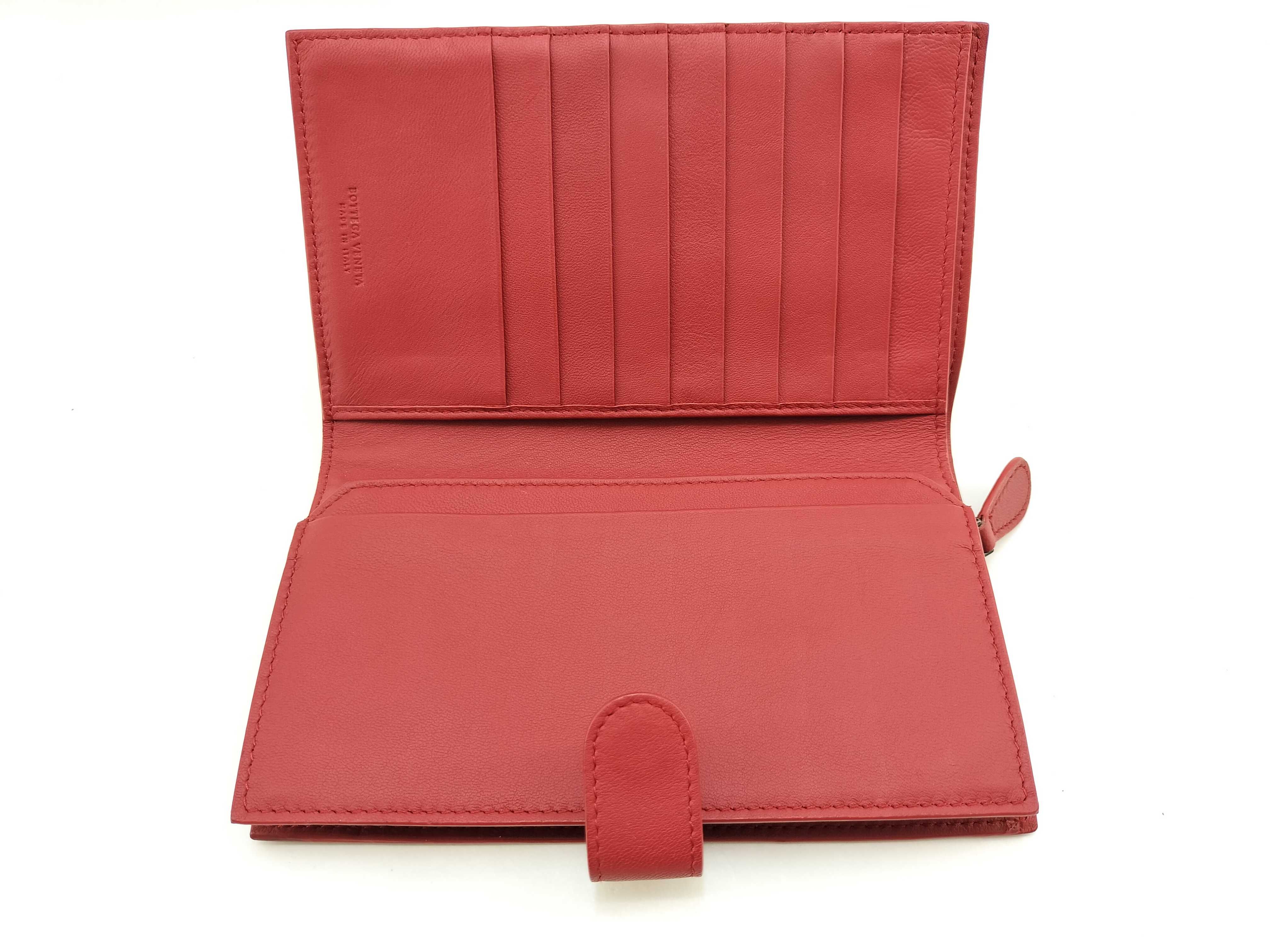 Intrecciato Bi-fold Long Wallet Leather Wallet — view 9