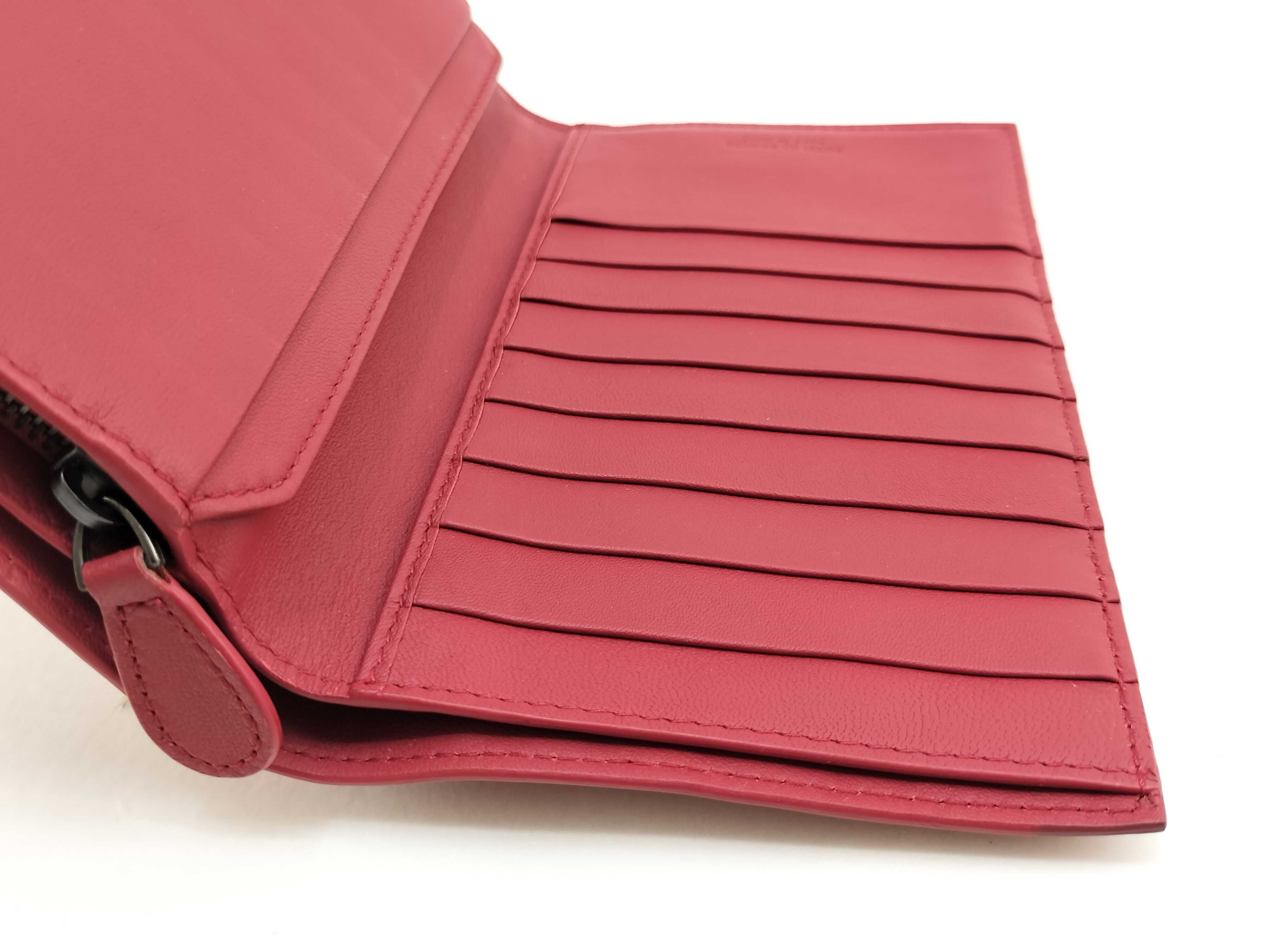 Intrecciato Bi-fold Long Wallet Leather Wallet — view 10