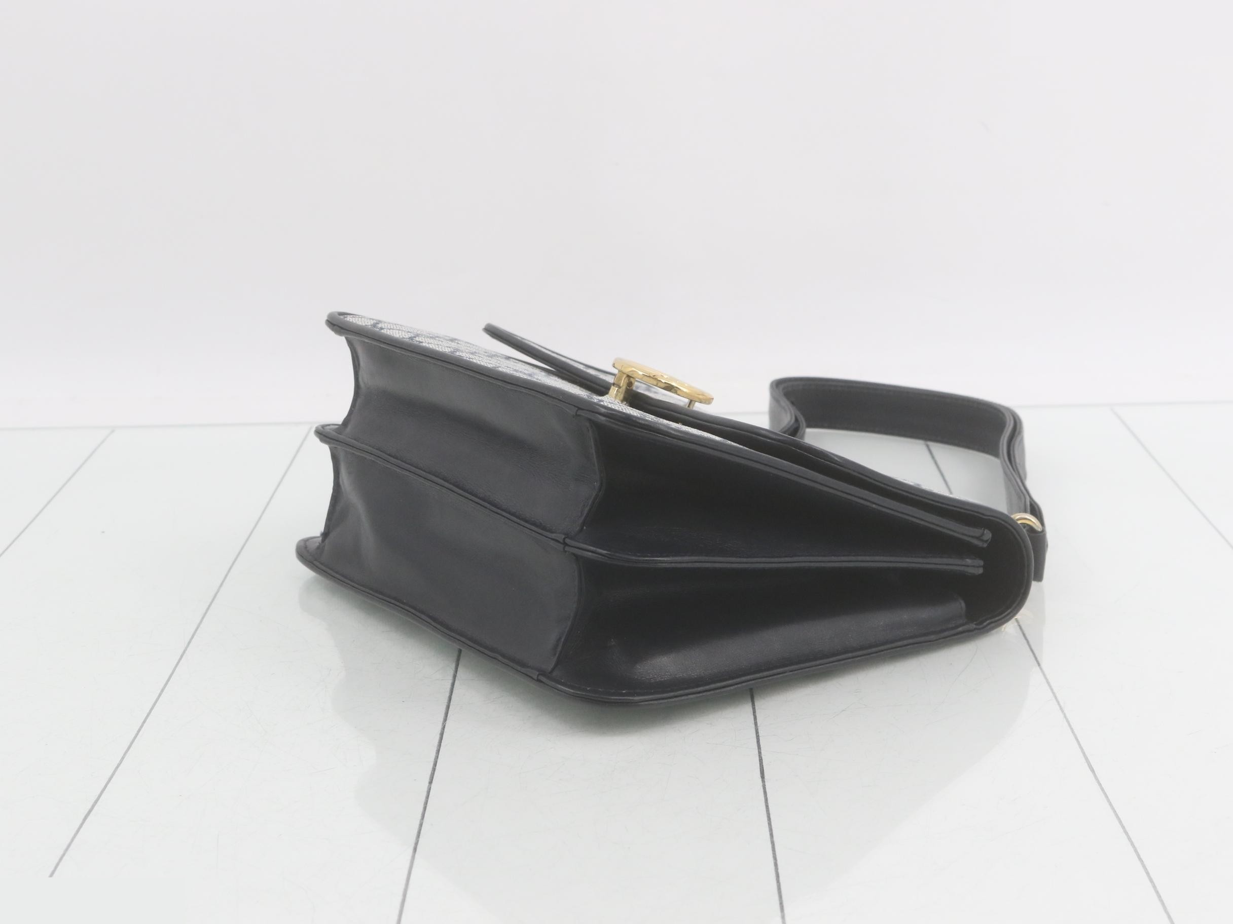 GG Supreme Shoulder Bag — view 6