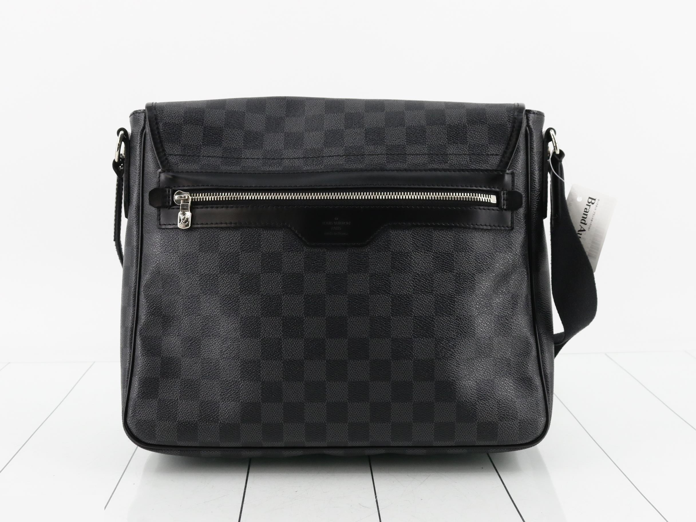 N58029 Damier Graphite Daniel MM Shoulder Bag — view 2