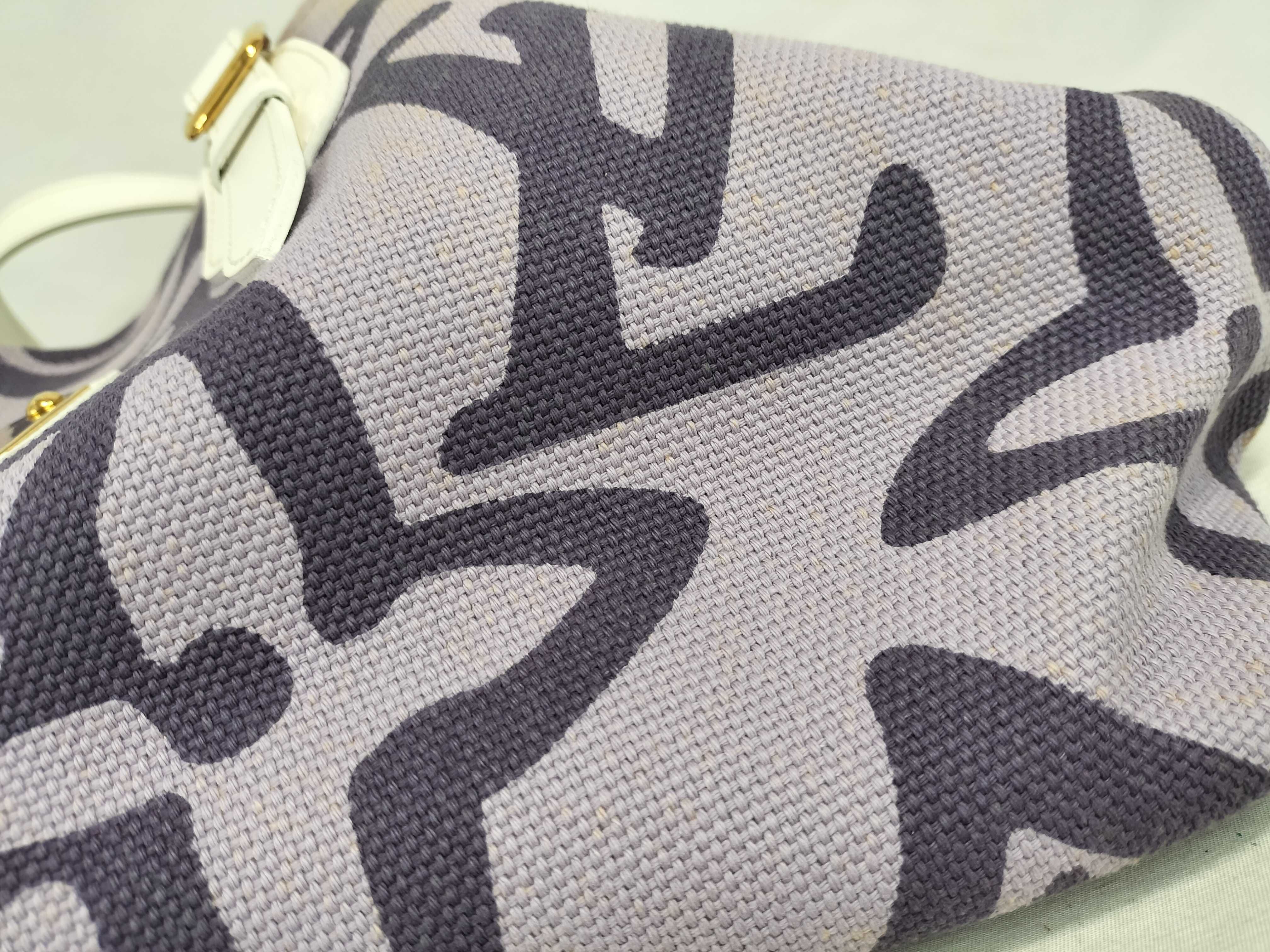 Taïcienne Tote Bag — view 13