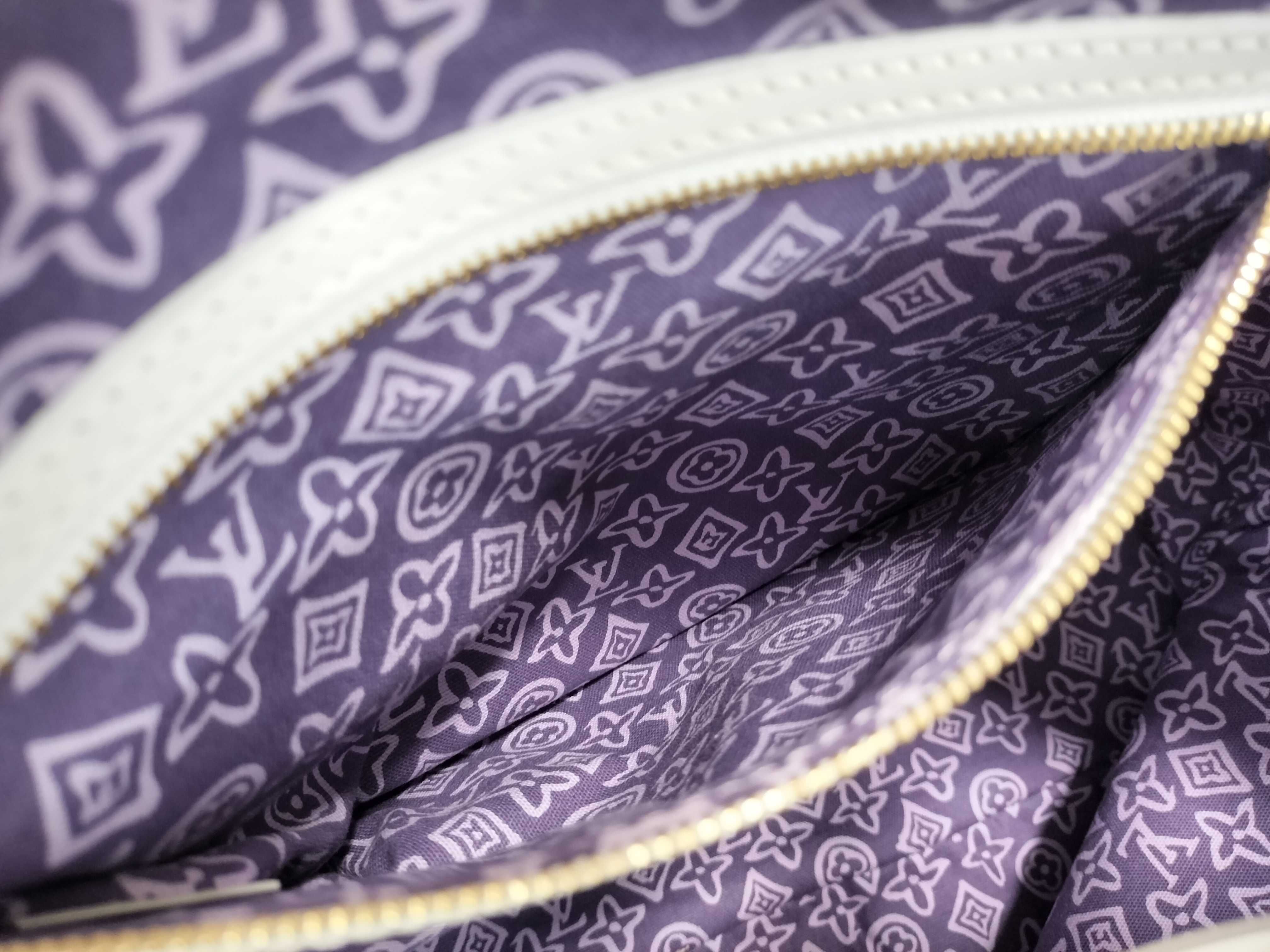Taïcienne Tote Bag — view 10