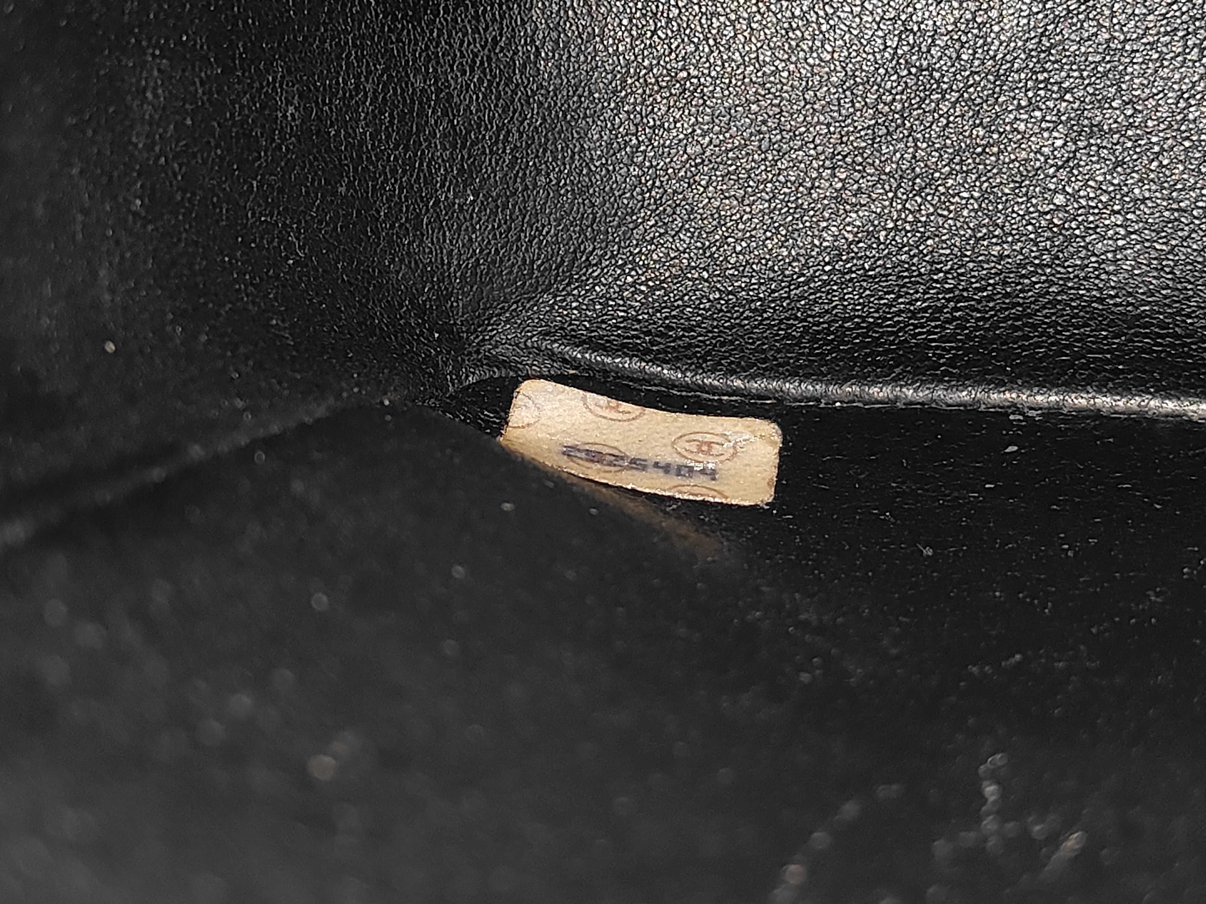 V-stitch shoulder bag — view 11