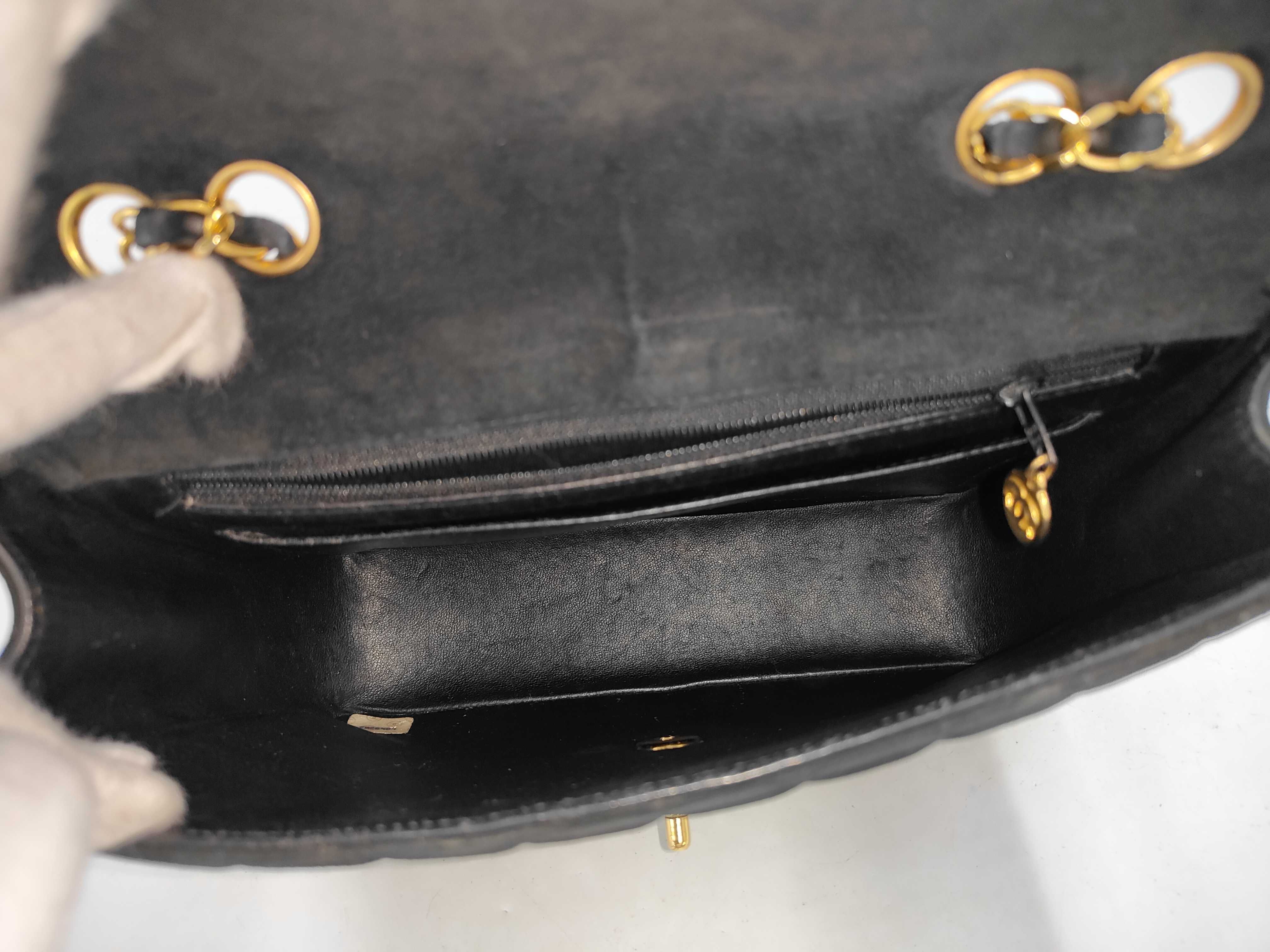 V-stitch shoulder bag — view 9