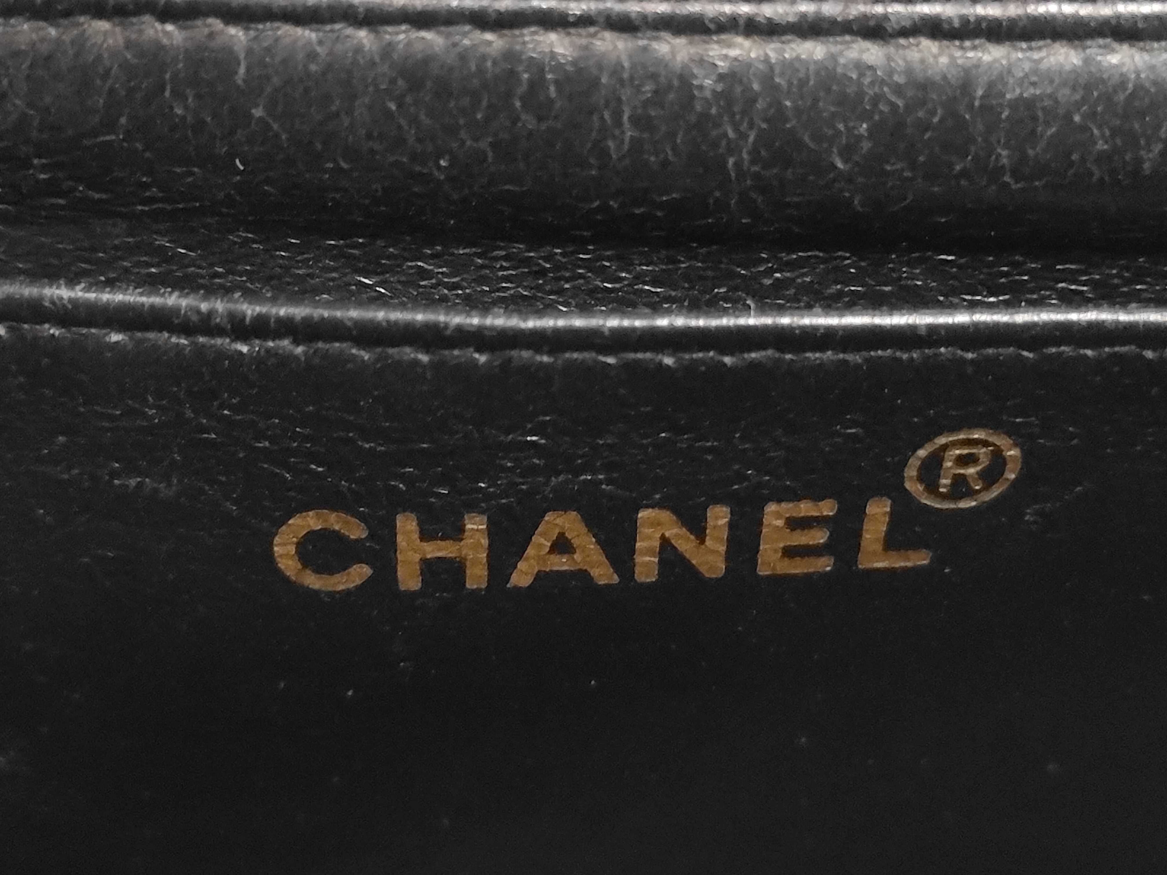 V-stitch shoulder bag — view 10