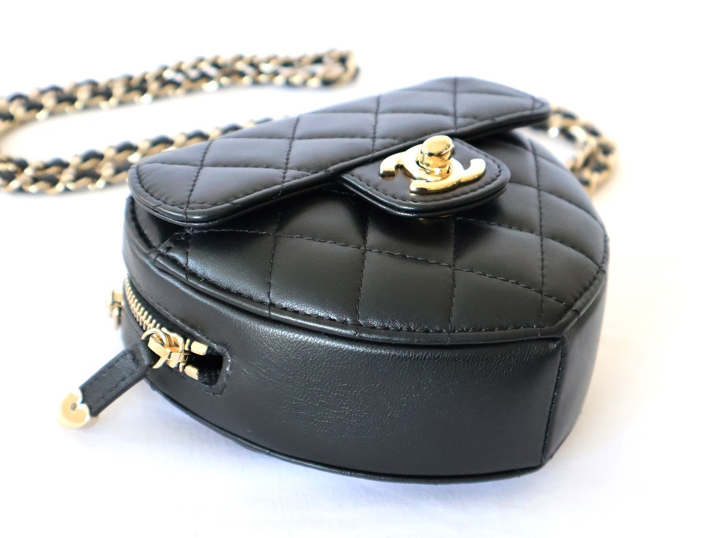 Matelassé Heart Lambskin Chain Shoulder Bag, Black — view 4