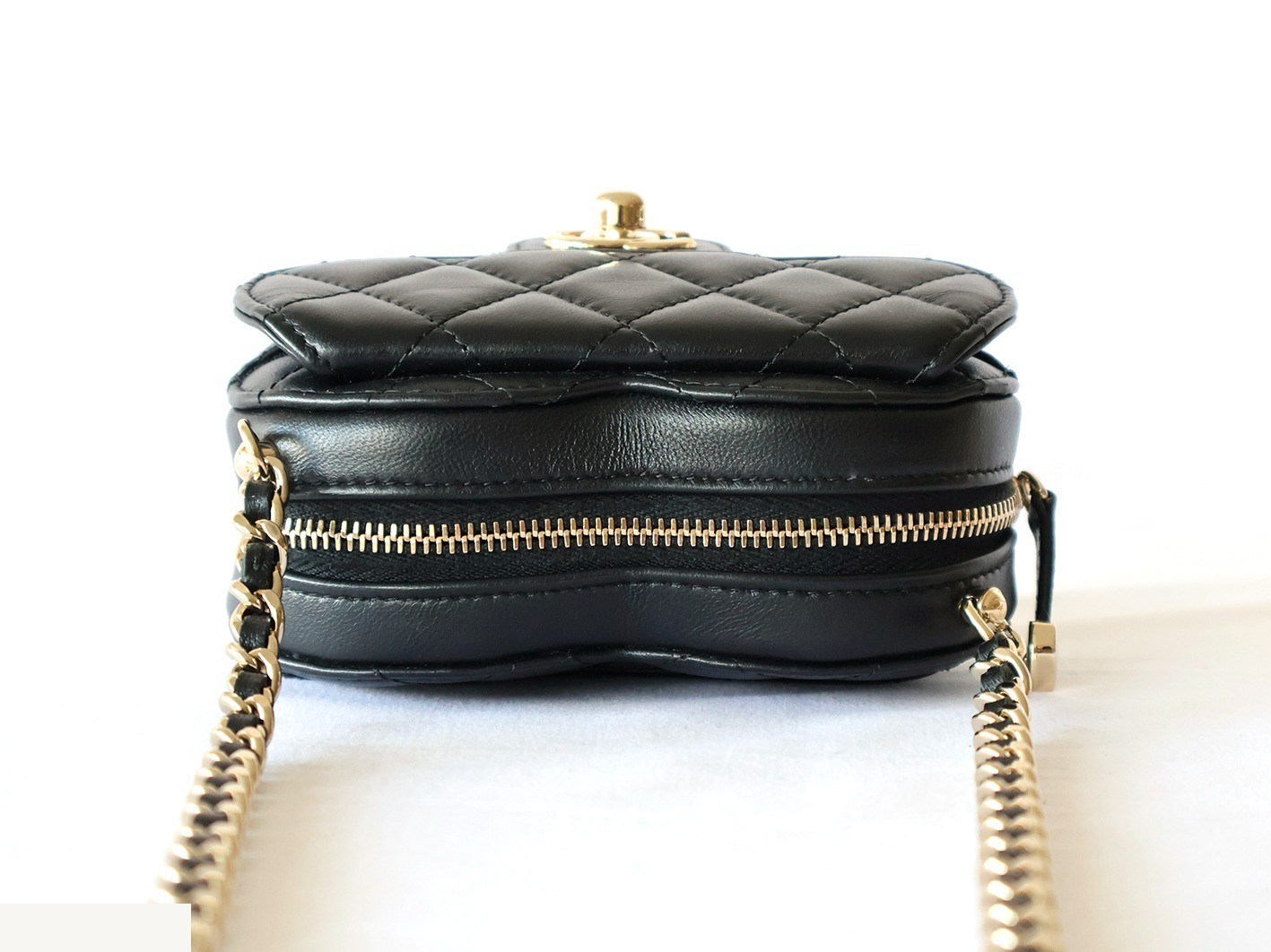 Matelassé Heart Lambskin Chain Shoulder Bag, Black — view 7
