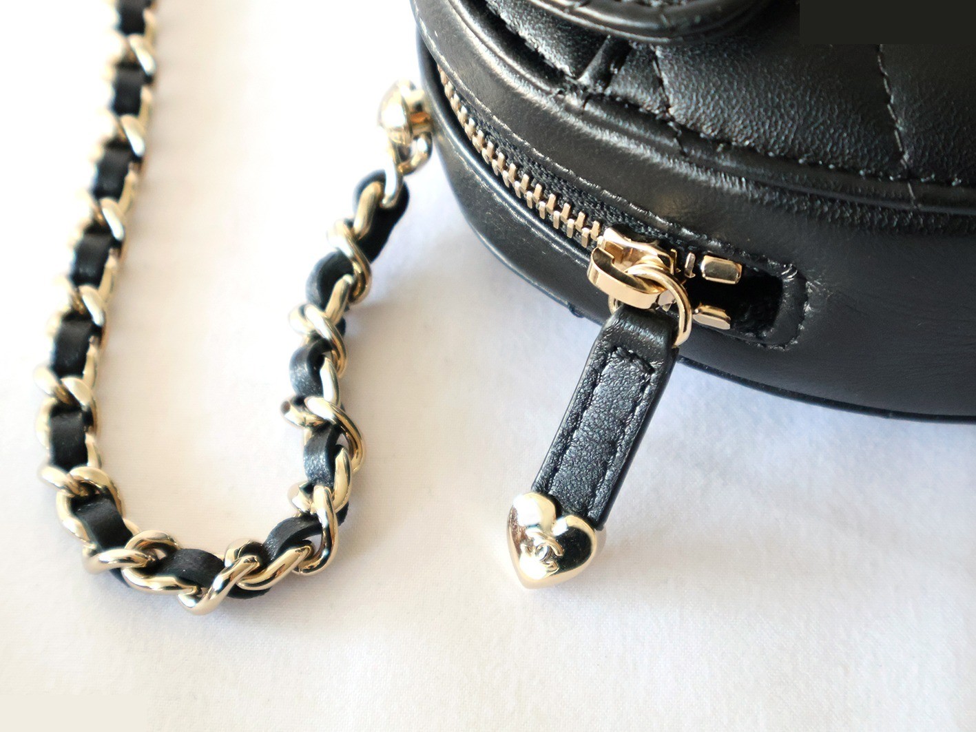 Matelassé Heart Lambskin Chain Shoulder Bag, Black — view 9