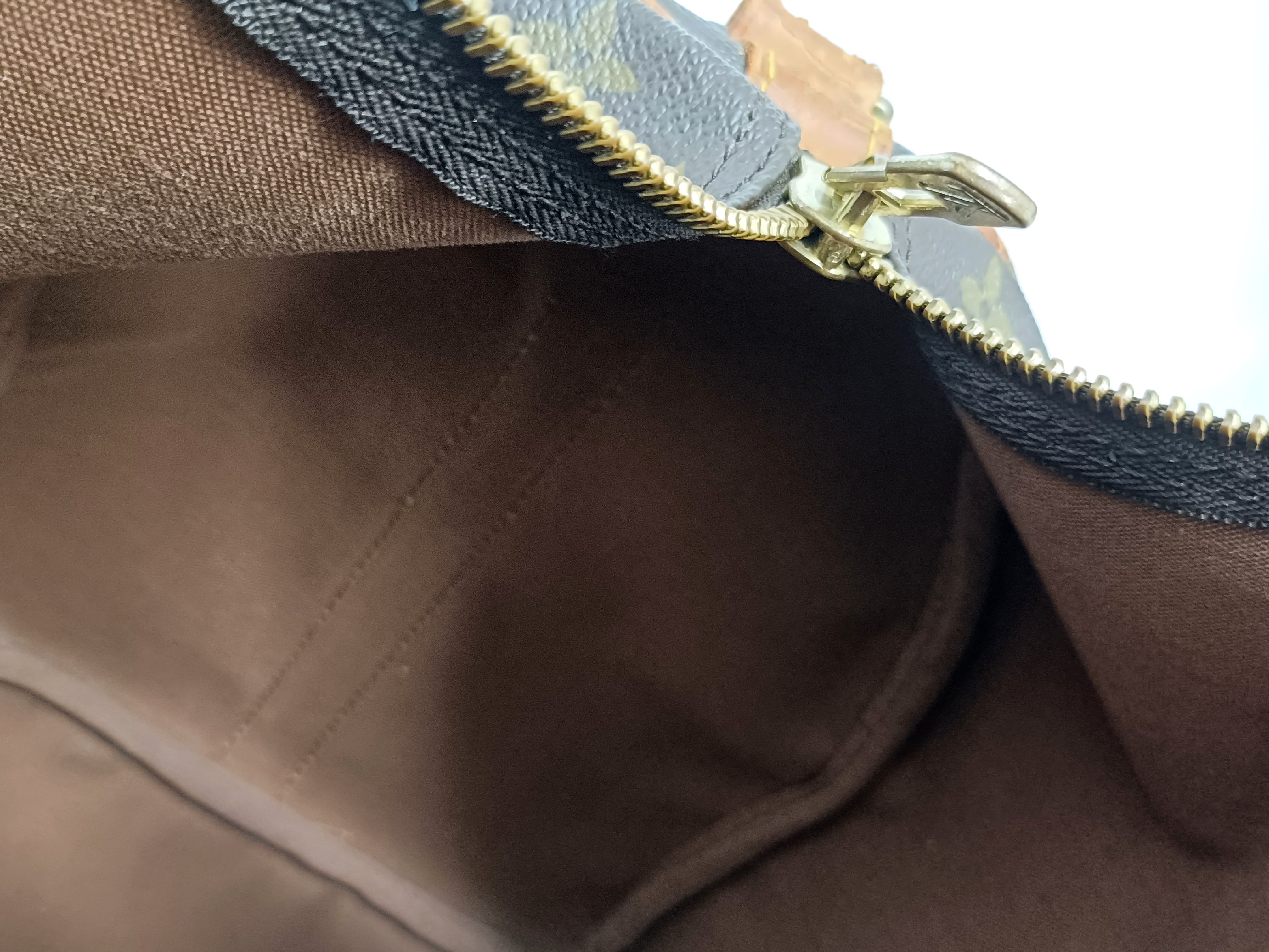 Monogram LV Keepall Bandoulière Boston Bag — view 11