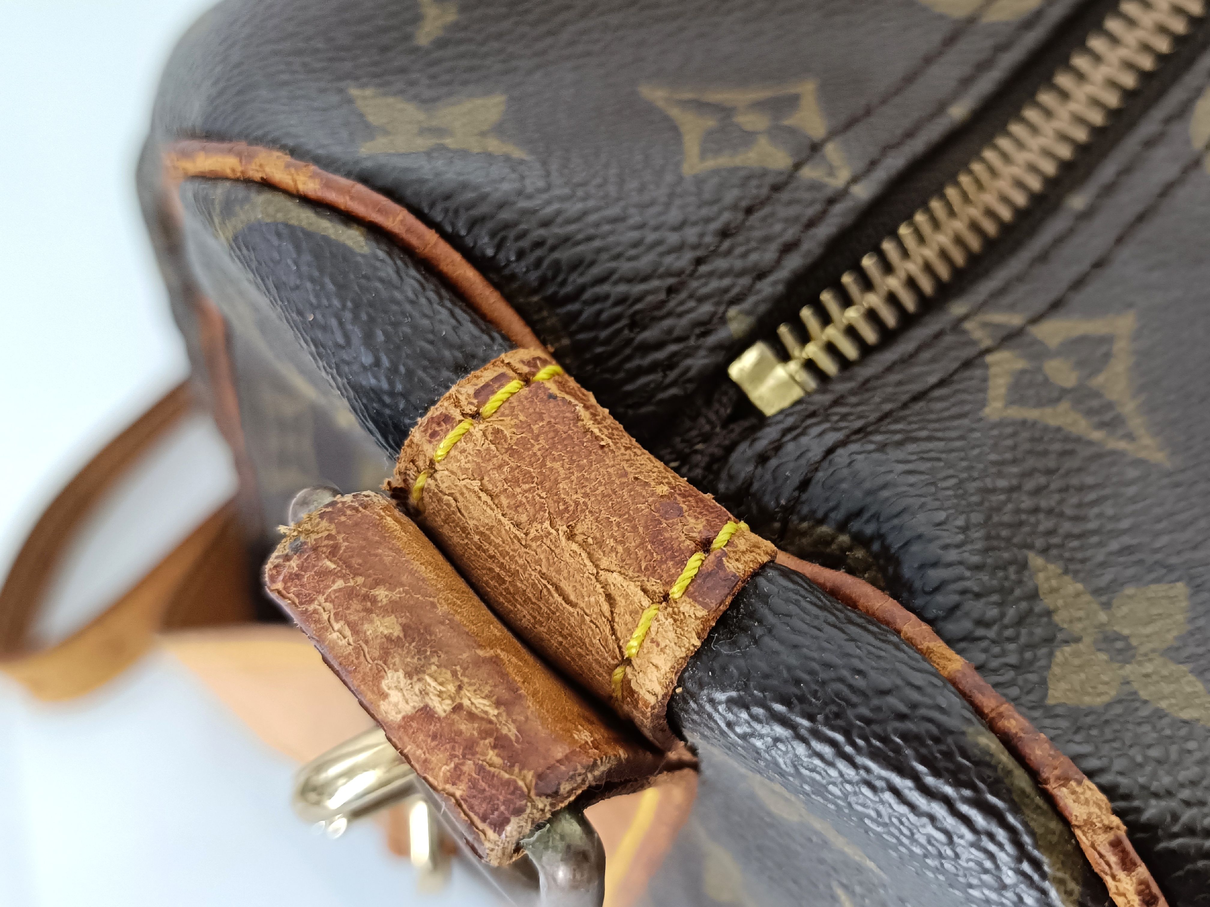 Monogram LV Keepall Bandoulière Boston Bag — view 6