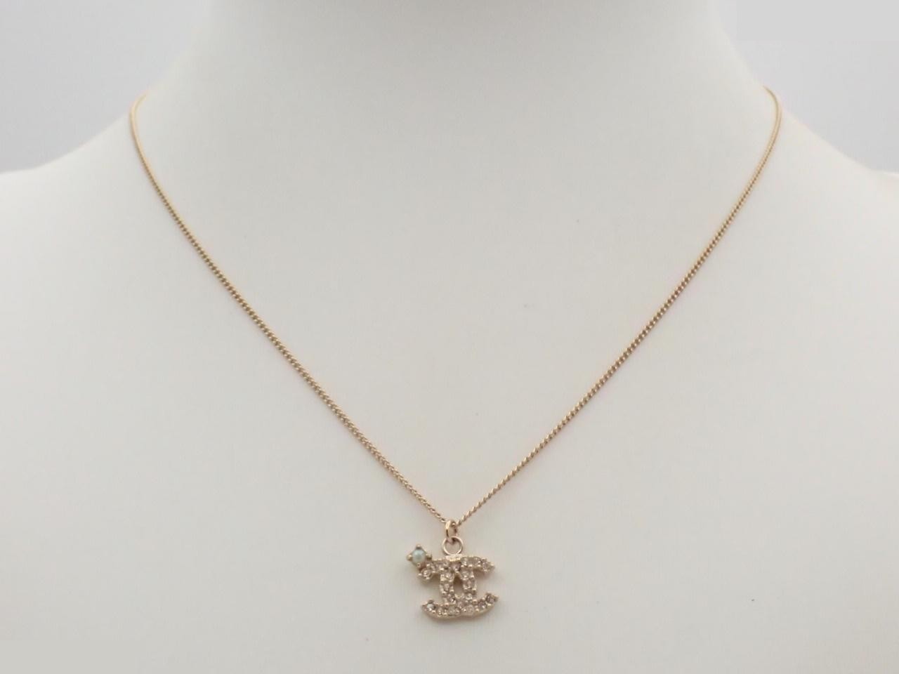 Necklace 09A Coco Mark Rhinestone Pearl Gold — view 3