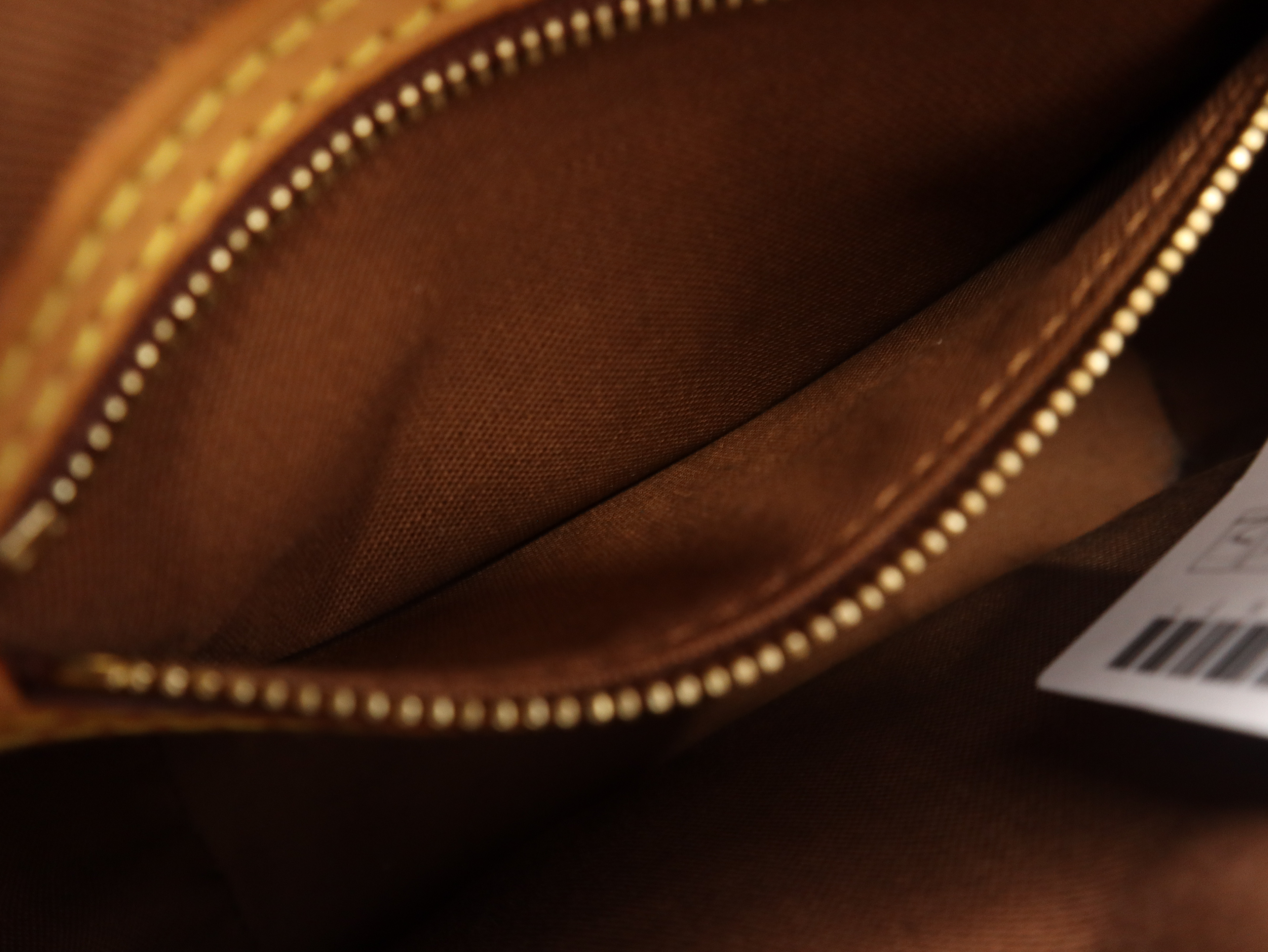 M51172 Monogram Vavin PM Tote Bag — view 13