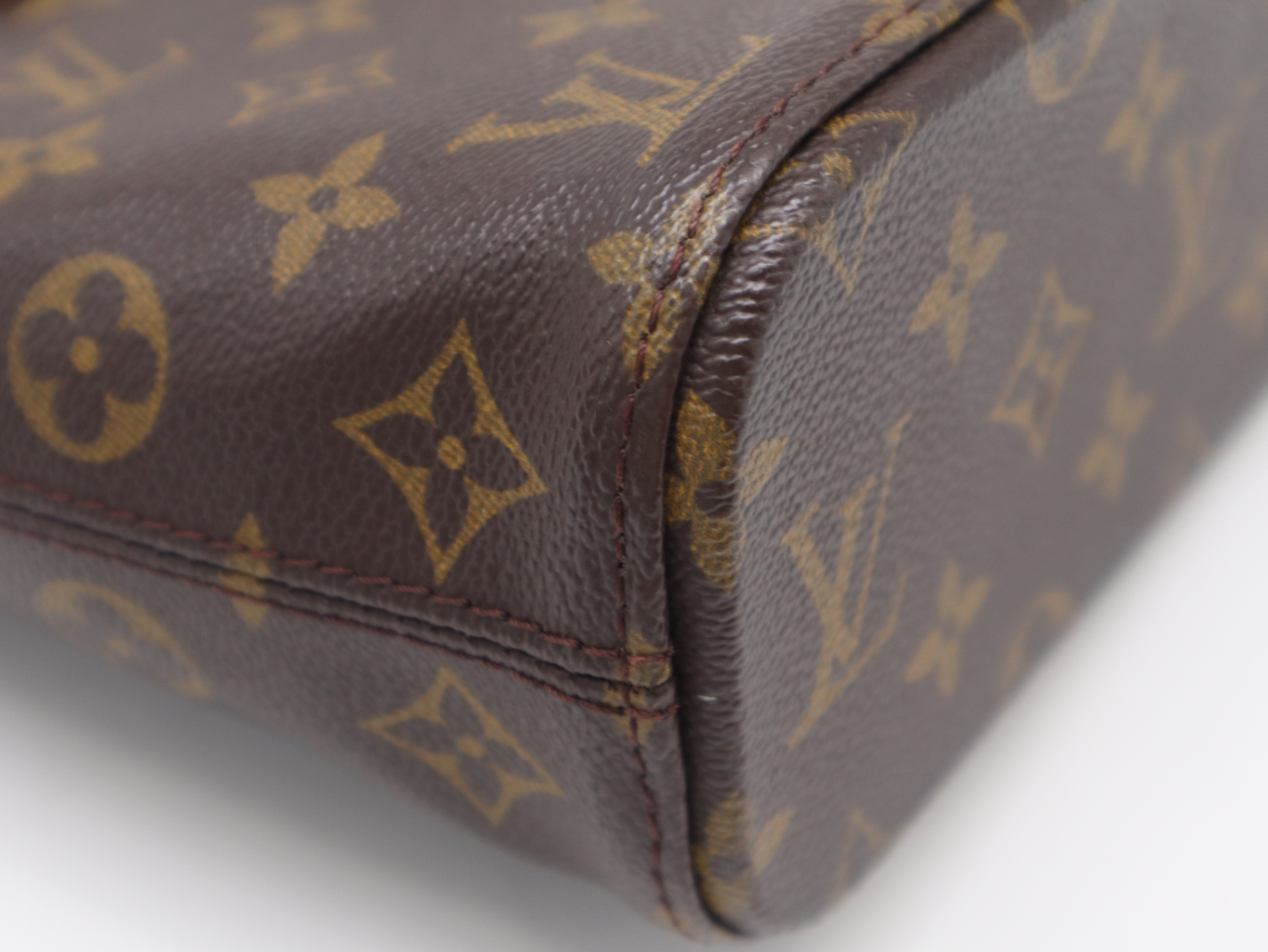 M51172 Monogram Vavin PM Tote Bag — view 9