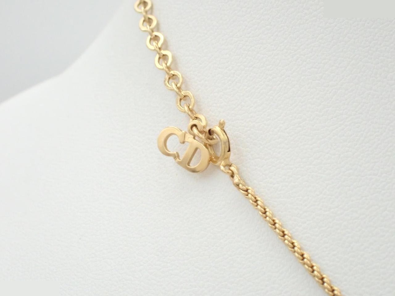 Other line: Precious metal necklaces and pendants, neck circumference approximately 46 cm. — view 2