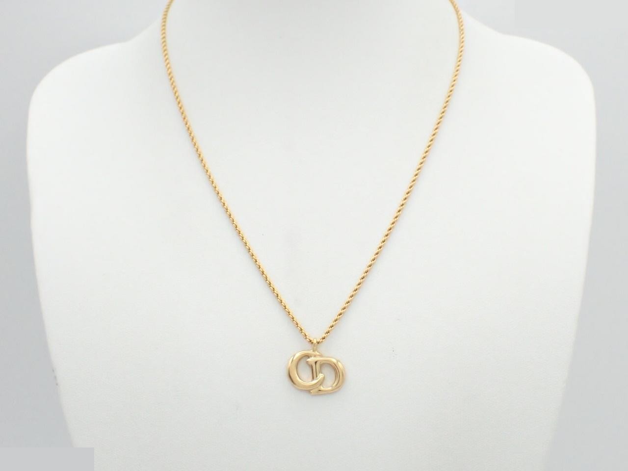 Other line: Precious metal necklaces and pendants, neck circumference approximately 46 cm. — view 3