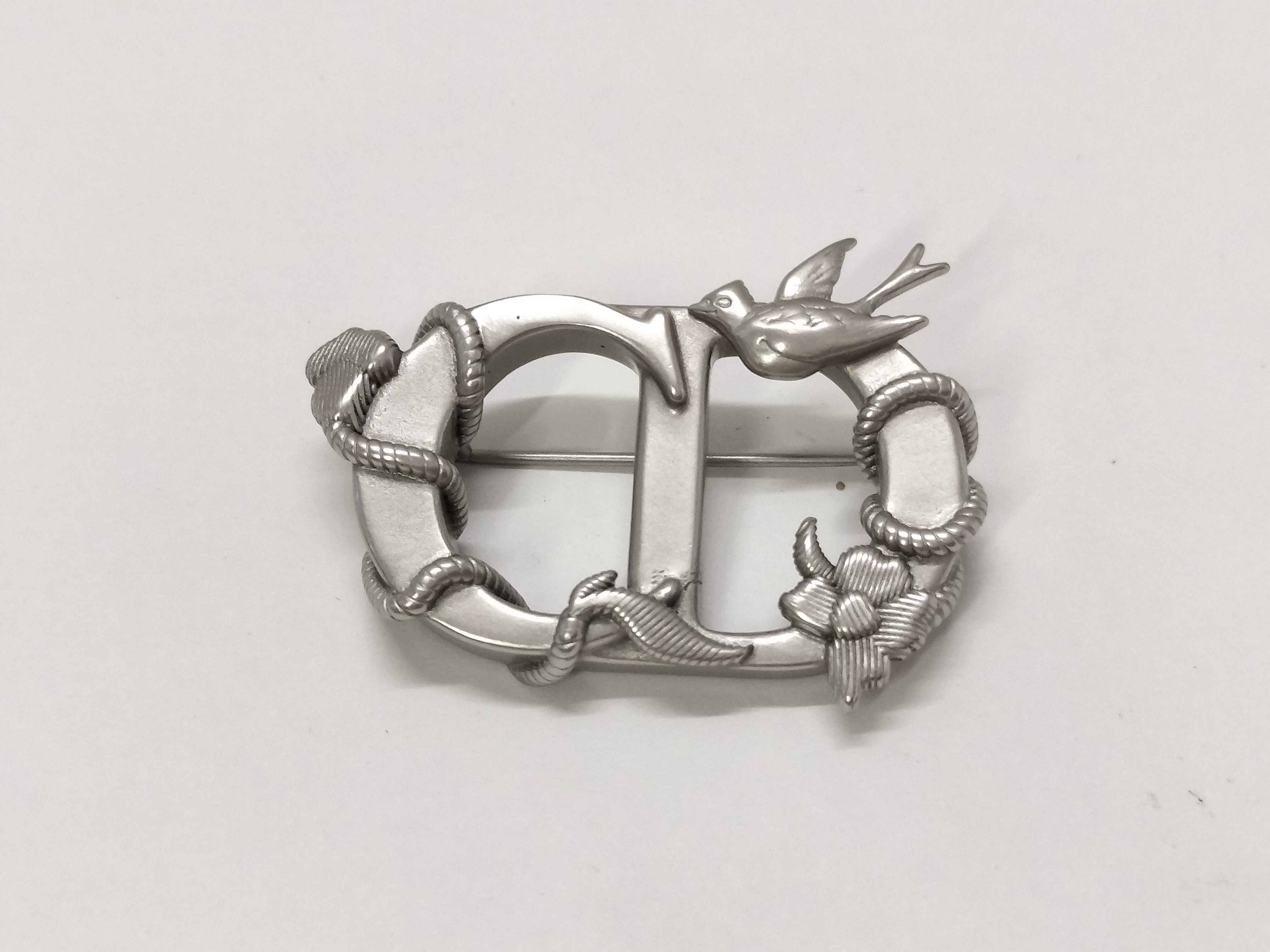 brooch