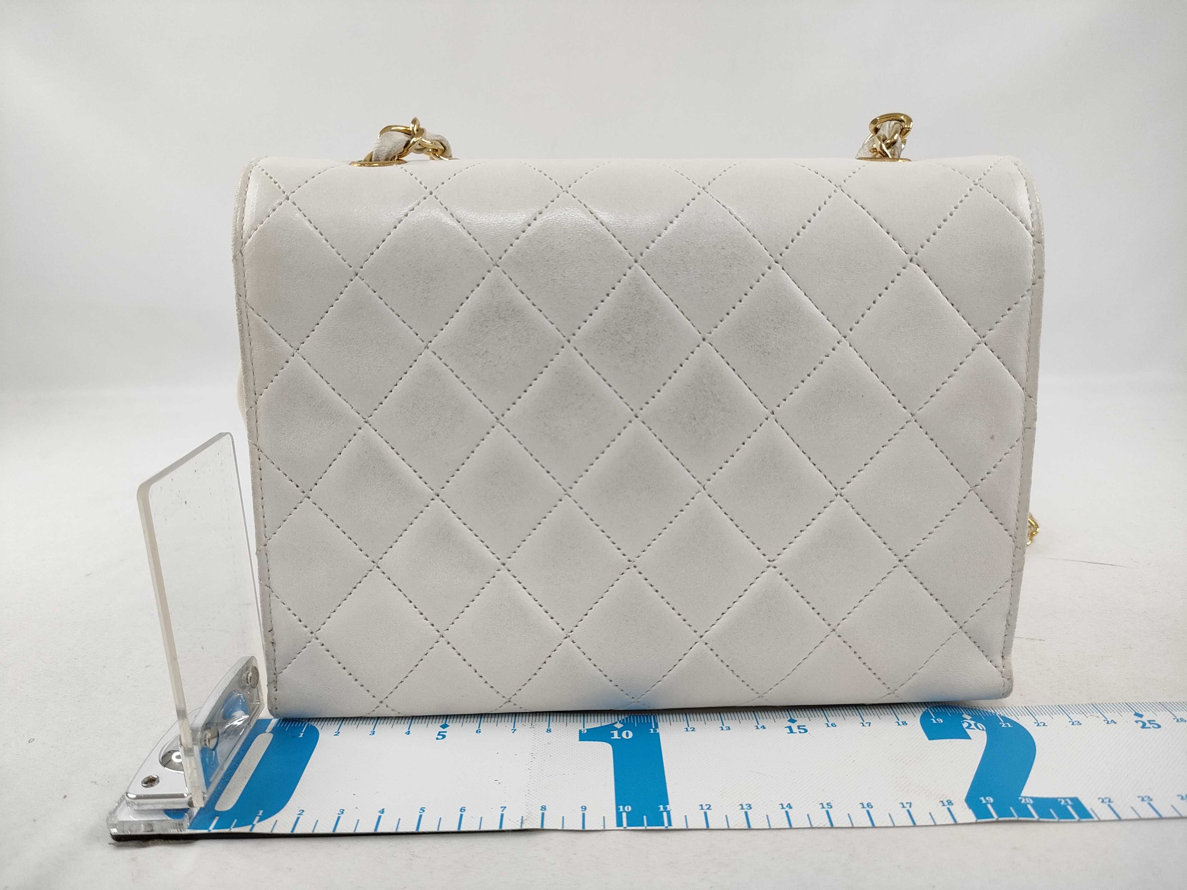 Lambskin Vintage Matelassé 23 Envelope Chain Shoulder Bag — view 2
