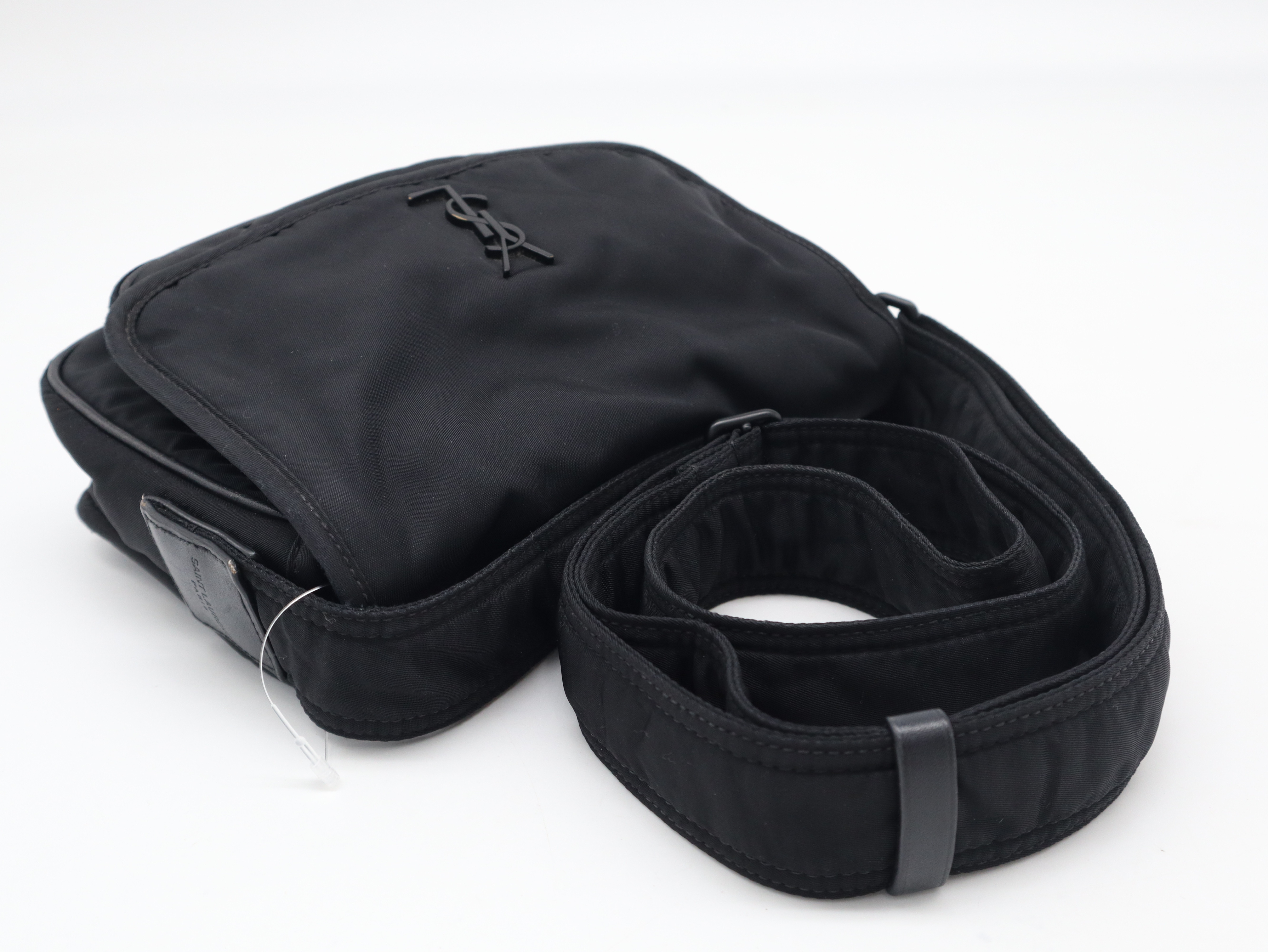 776611 Nylon Niki Small Messenger Bag Cassandra Logo Black Shoulder Bag — view 6