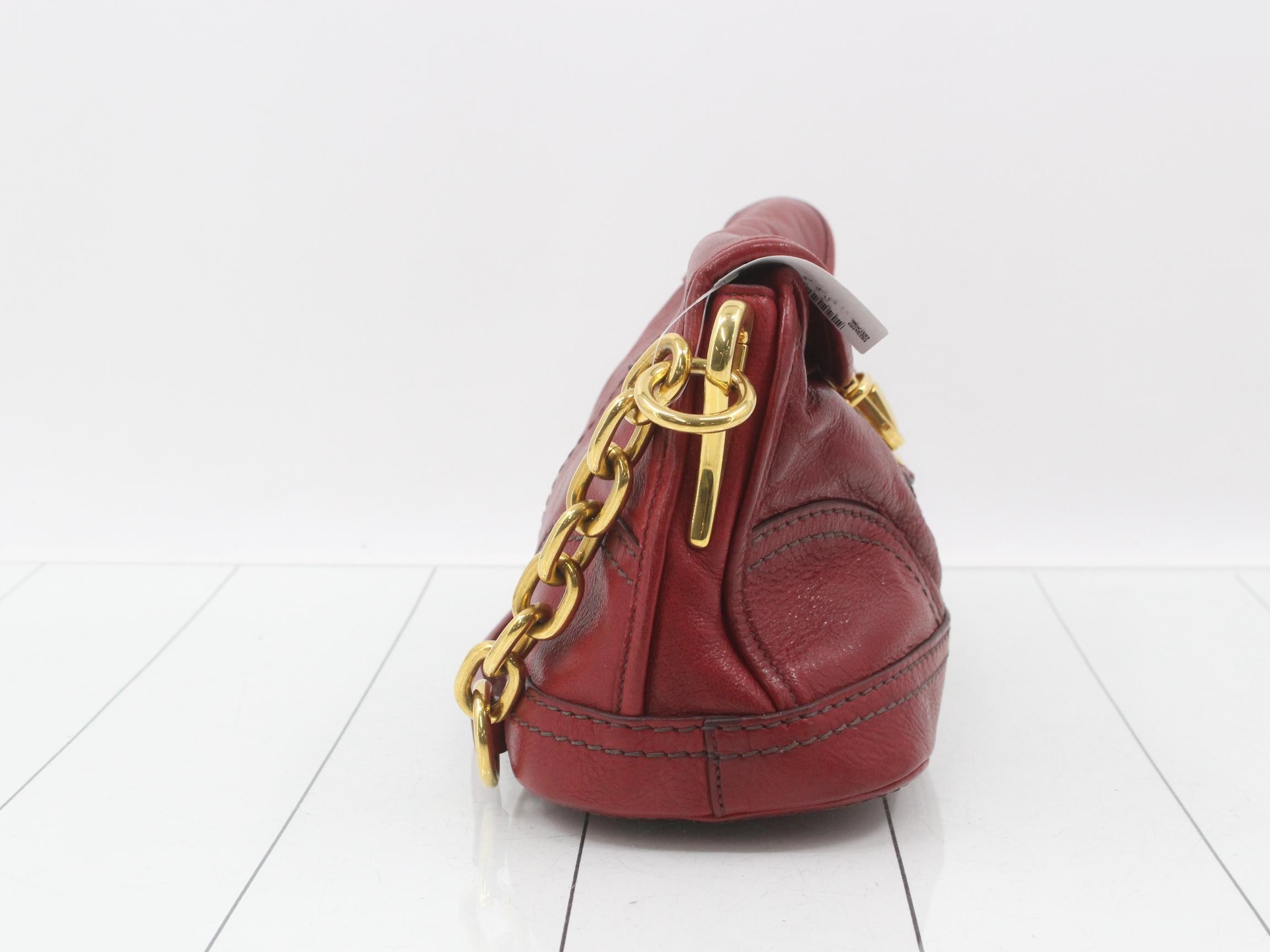 Chain lock shoulder bag — view 4