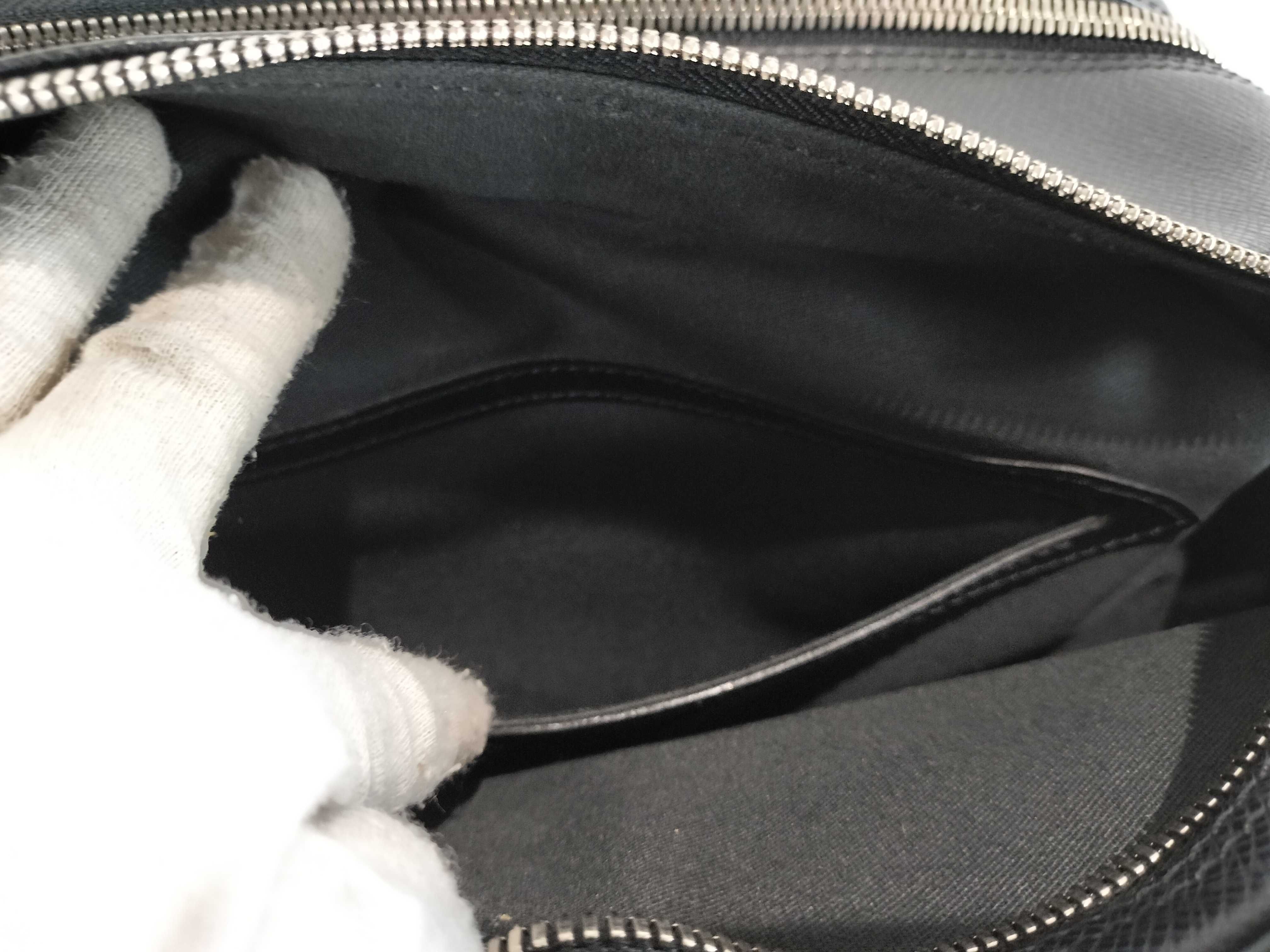 Taiga Reporter PM Shoulder Bag — view 11