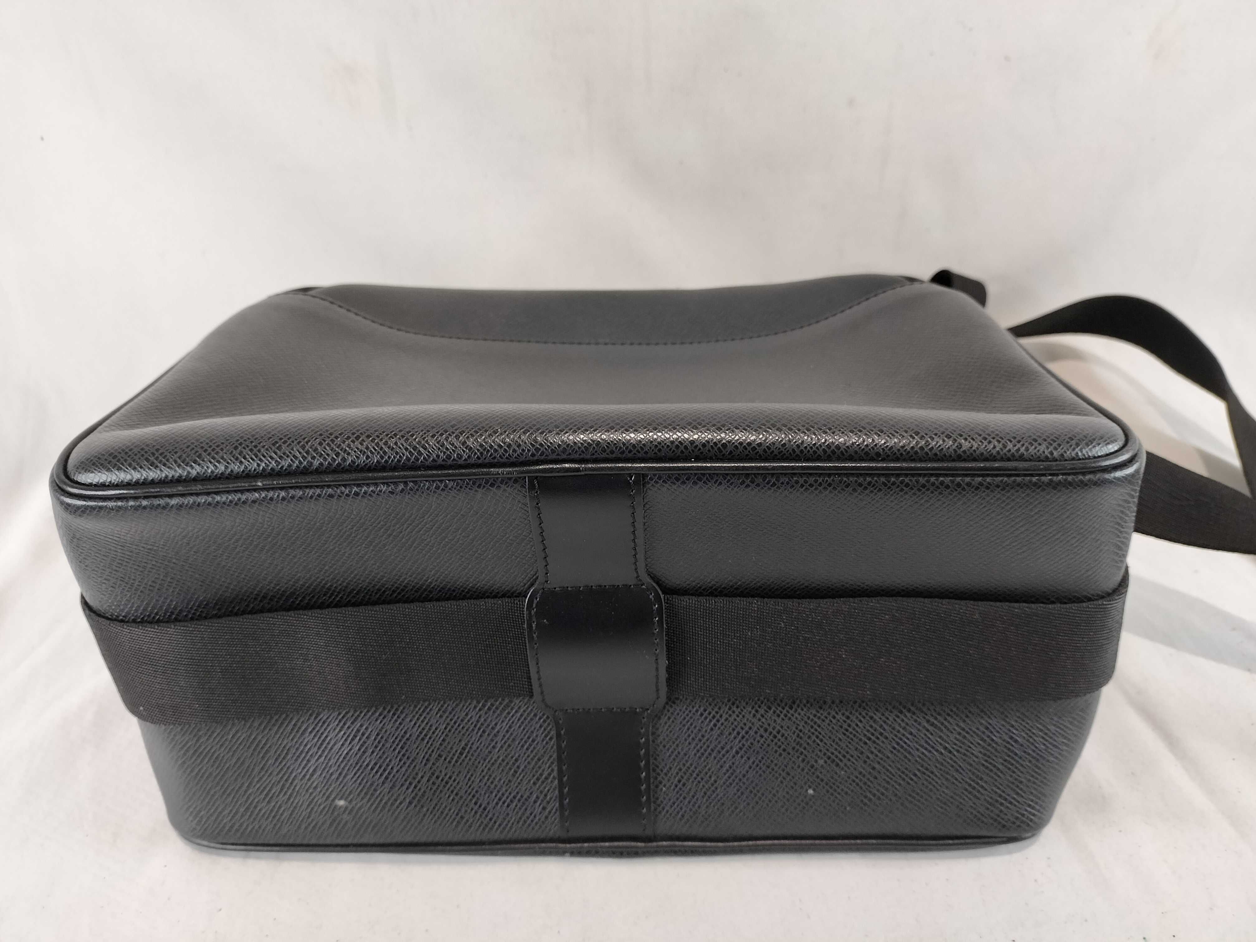 Taiga Reporter PM Shoulder Bag — view 8