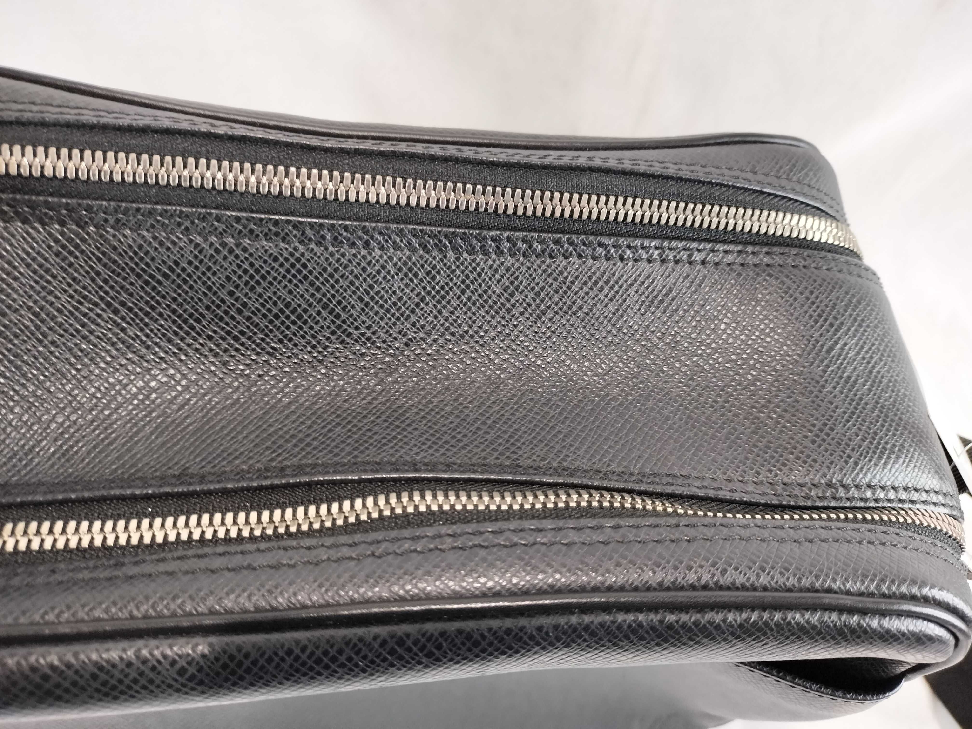 Taiga Reporter PM Shoulder Bag — view 9