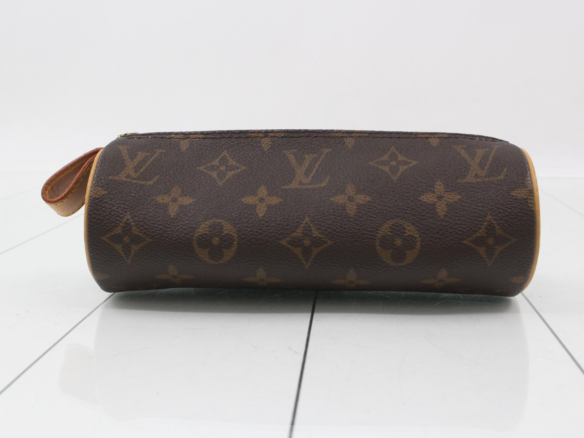 Monogram Trousse Ronde M47630