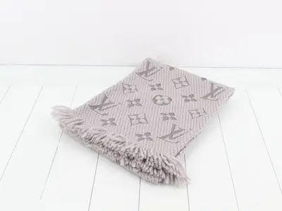 Monogram scarf, Echarpe logomania, gray.