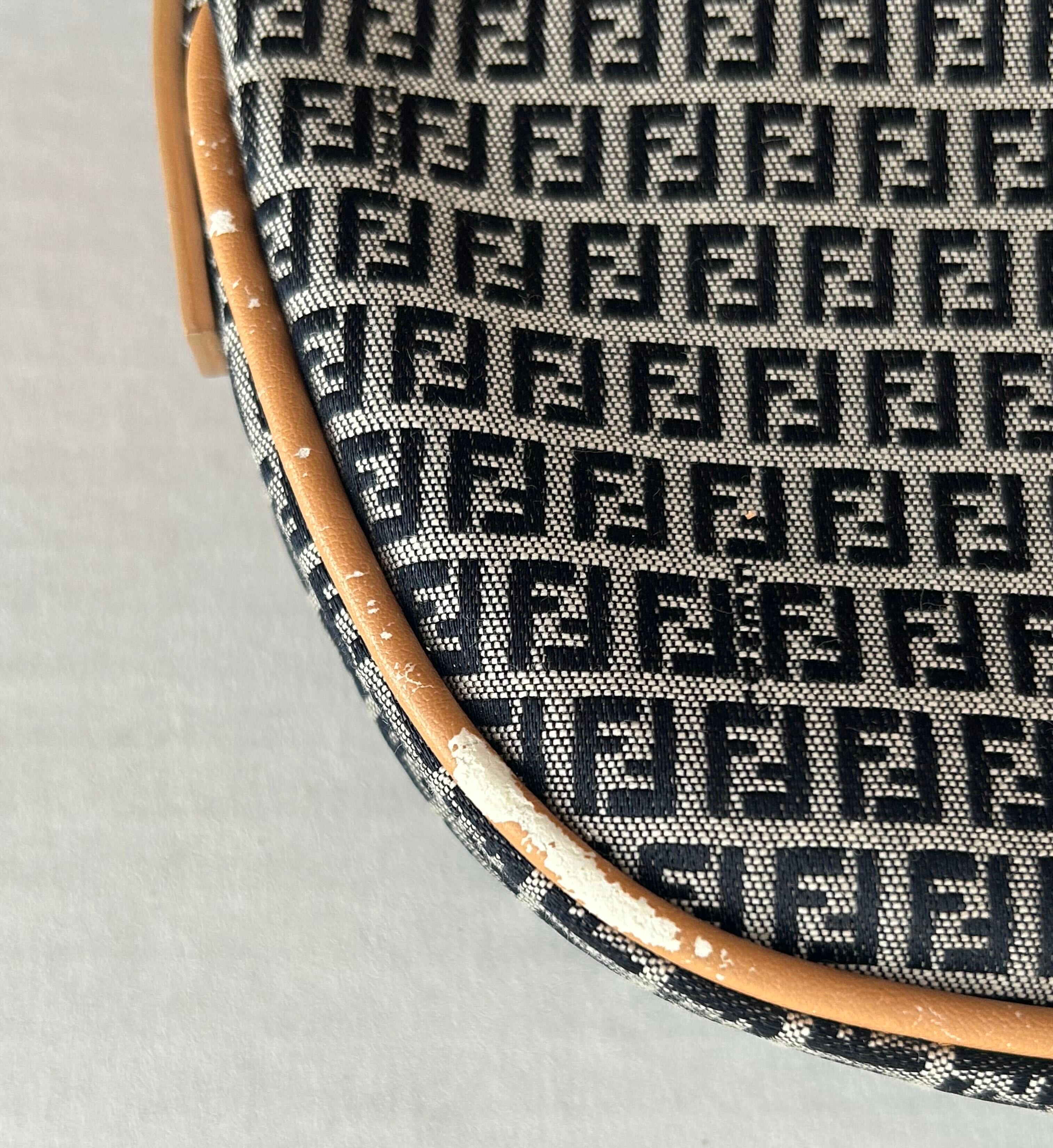 Zucchino Shoulder Bag — view 11