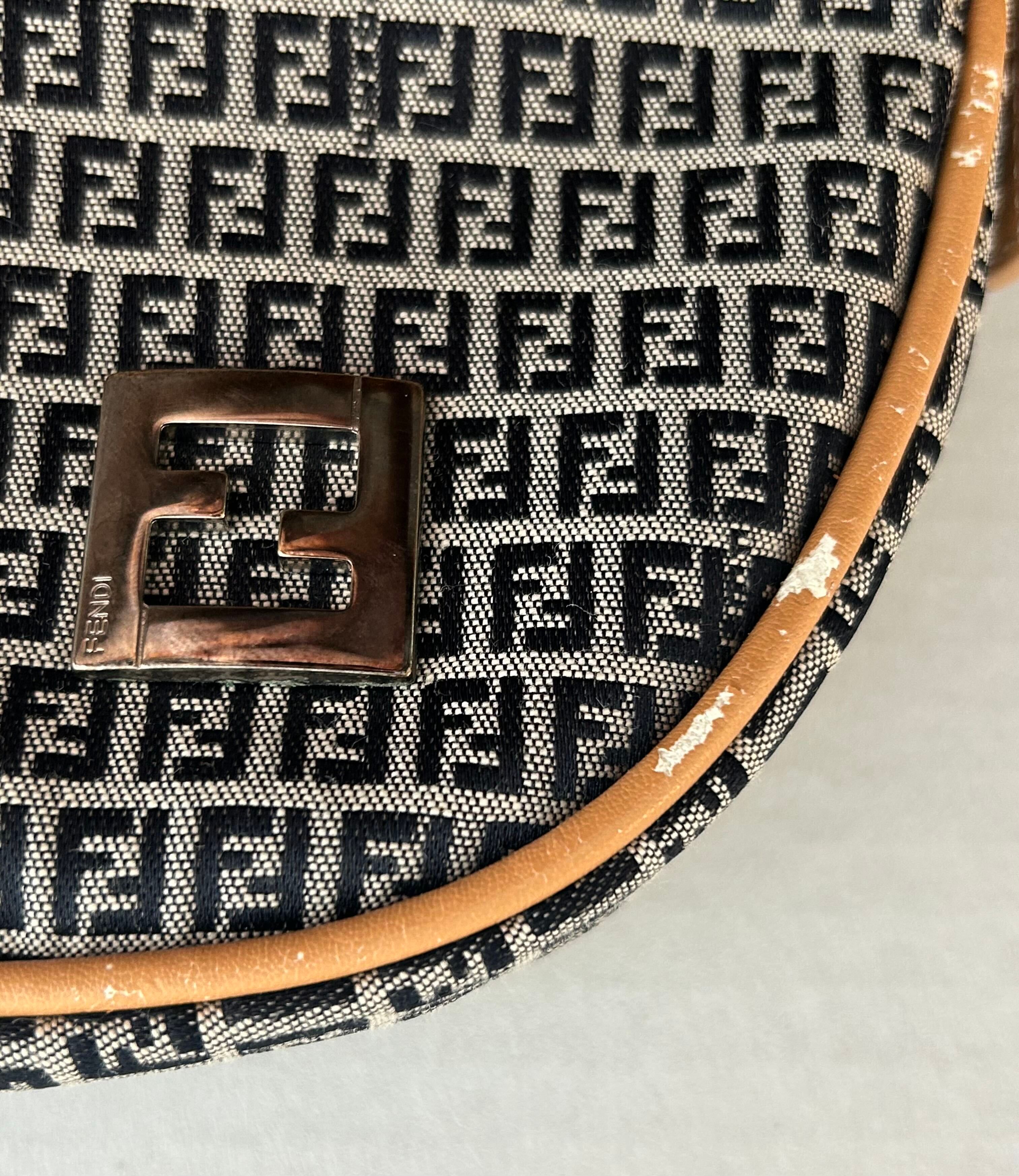 Zucchino Shoulder Bag — view 13
