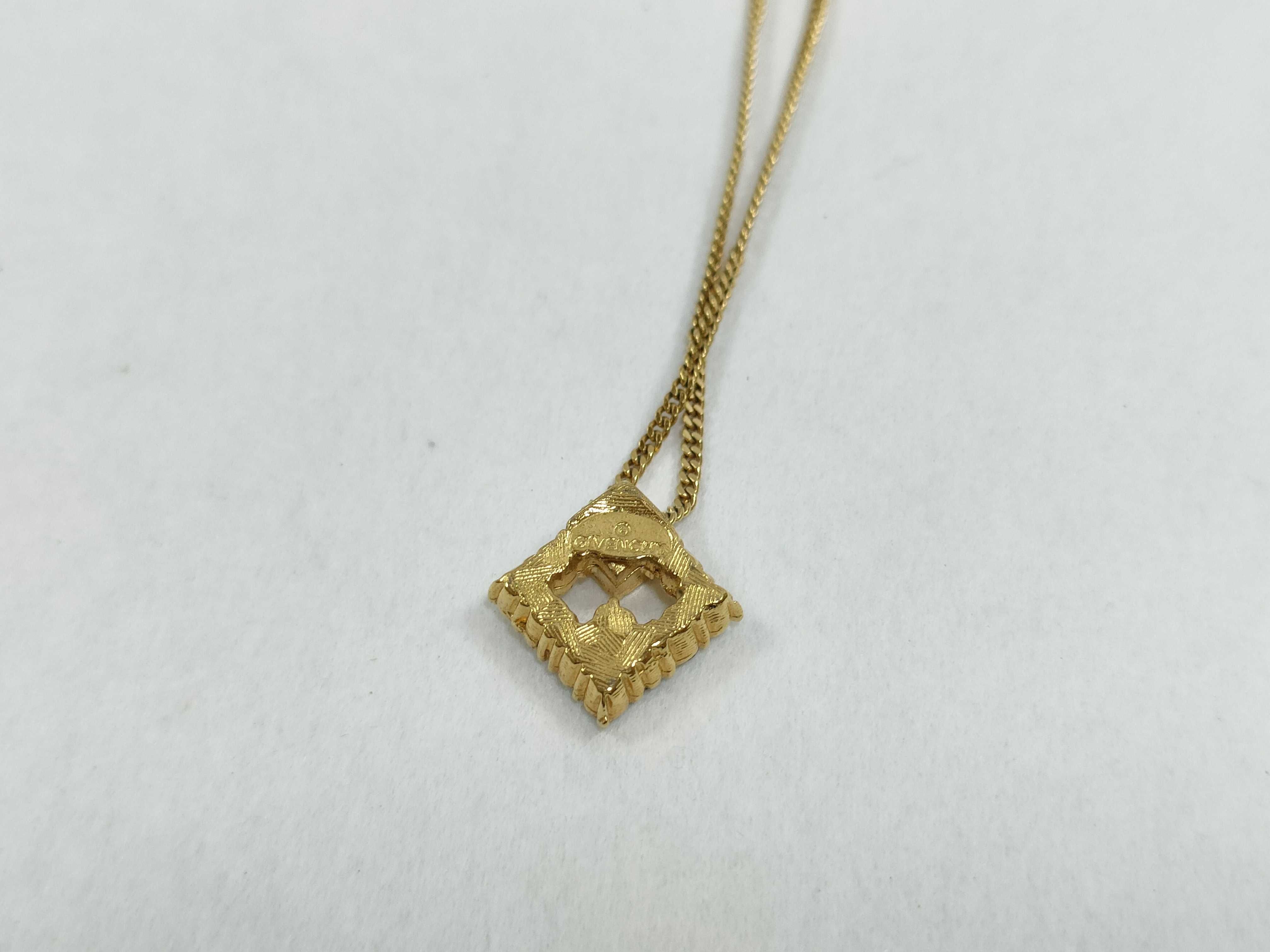 necklace — view 2