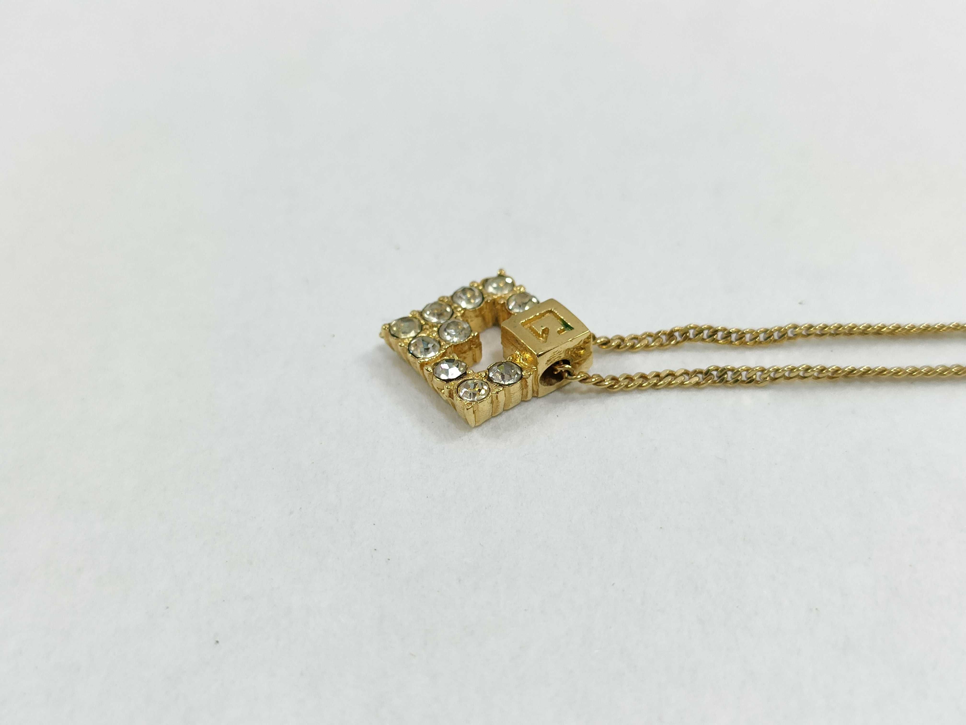 necklace — view 3