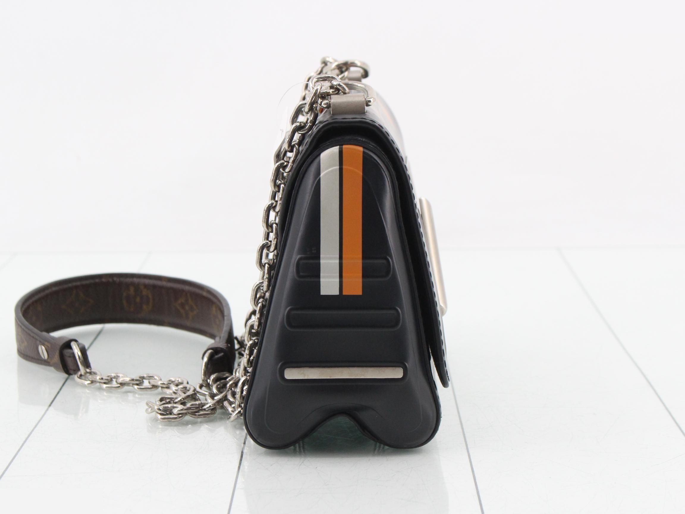 LV Twist Shoulder Bag — view 4