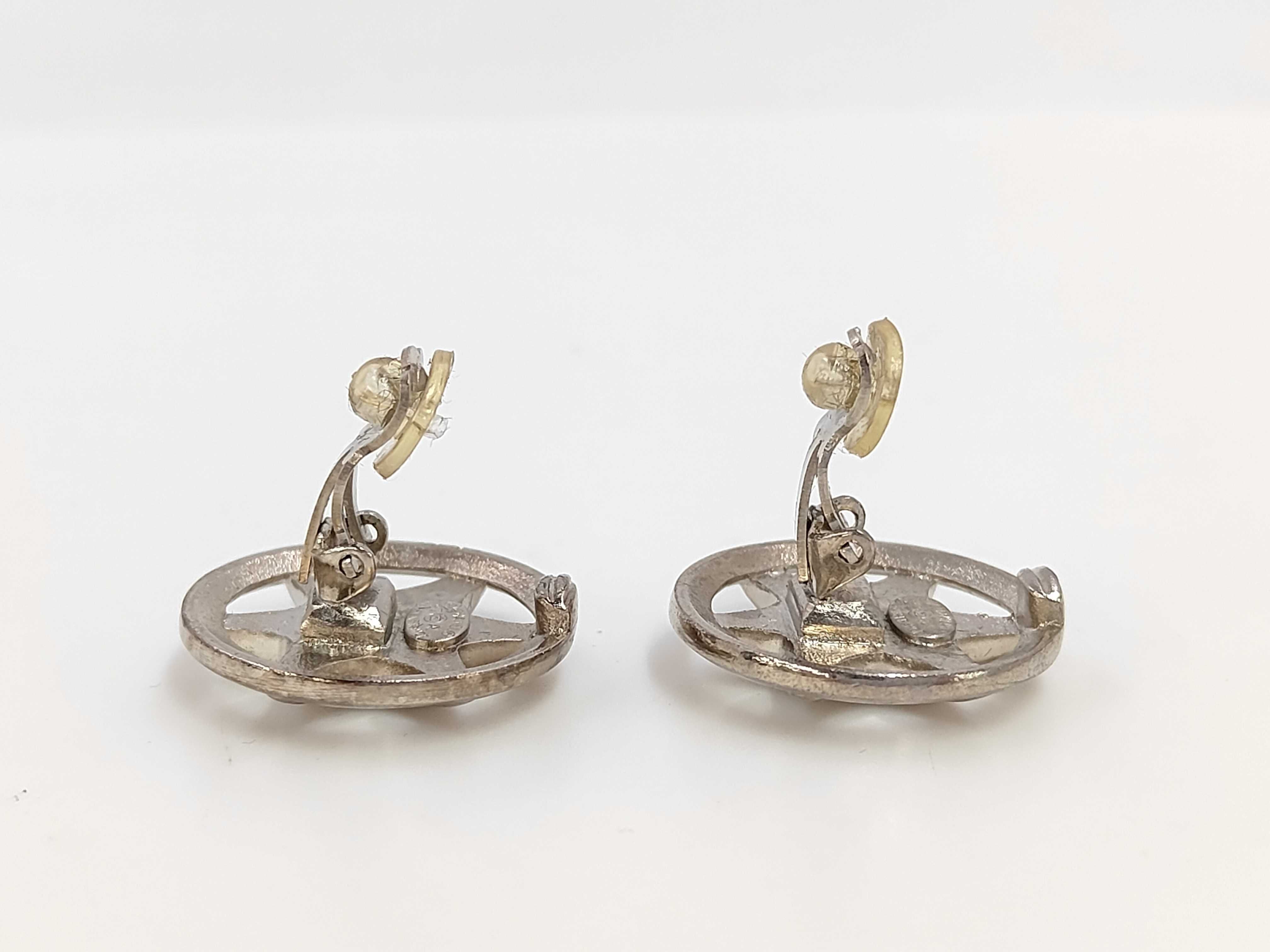 earrings — view 3