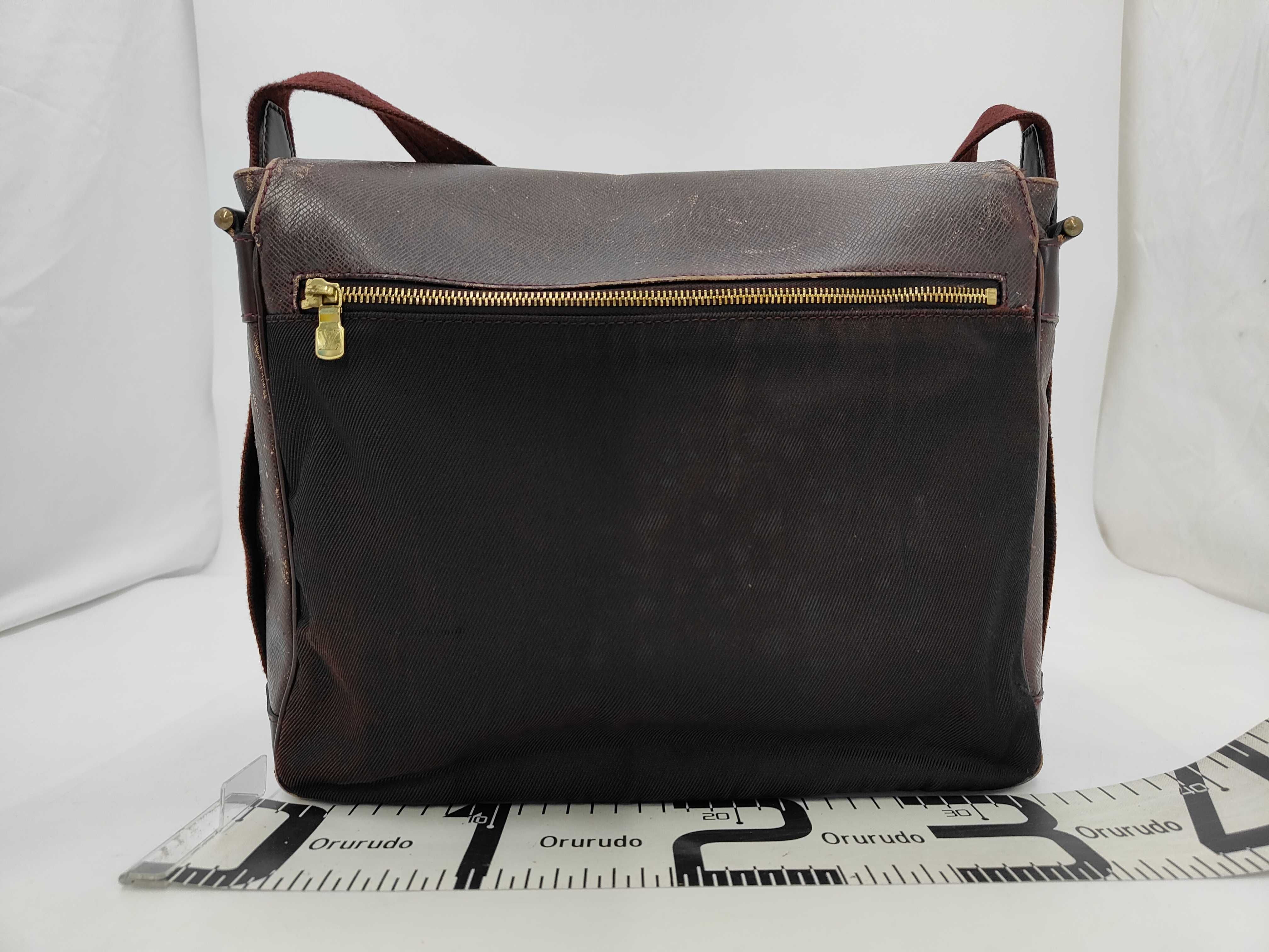 Taiga Victor Shoulder Bag — view 2