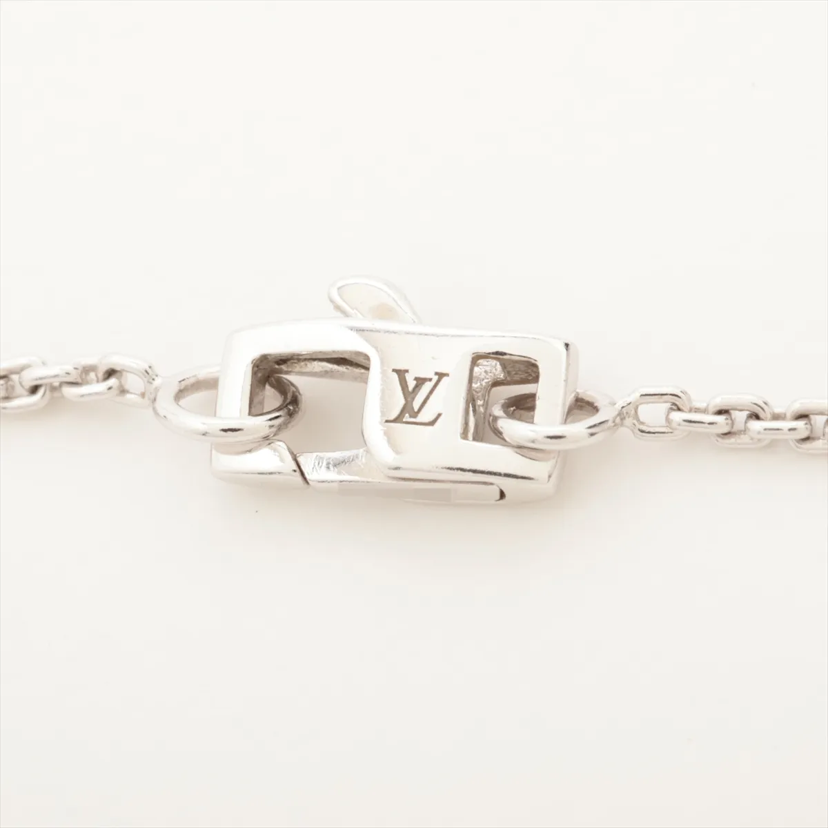 Pendantif Ideal Blossom LV Diamond Necklace 750(WG) 4.3g A51262 — view 4