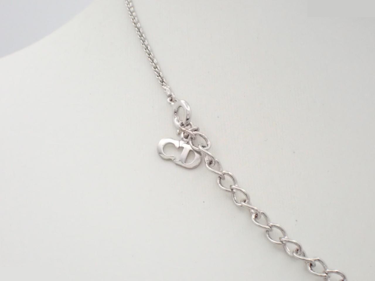 Other lines: Precious metal necklaces and pendants, chain approximately 42cm. — view 2