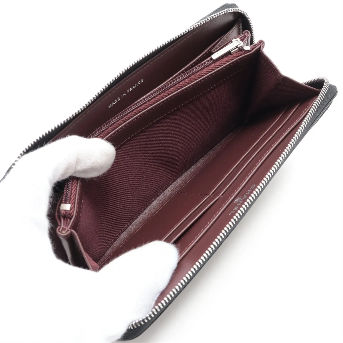 Matelassé Caviar Skin Round Zip Wallet, Black, Silver Hardware, 31133802 — view 6