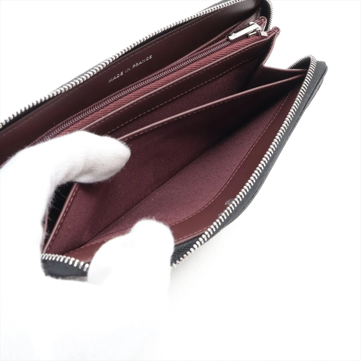 Matelassé Caviar Skin Round Zip Wallet, Black, Silver Hardware, 31133802 — view 7