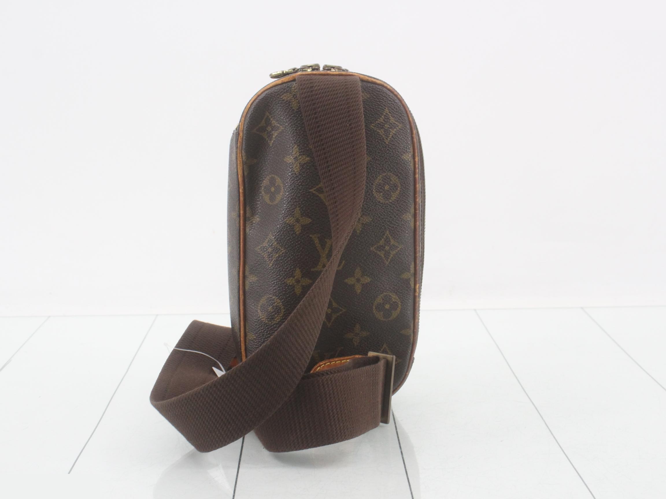 Pochette Gange — view 2