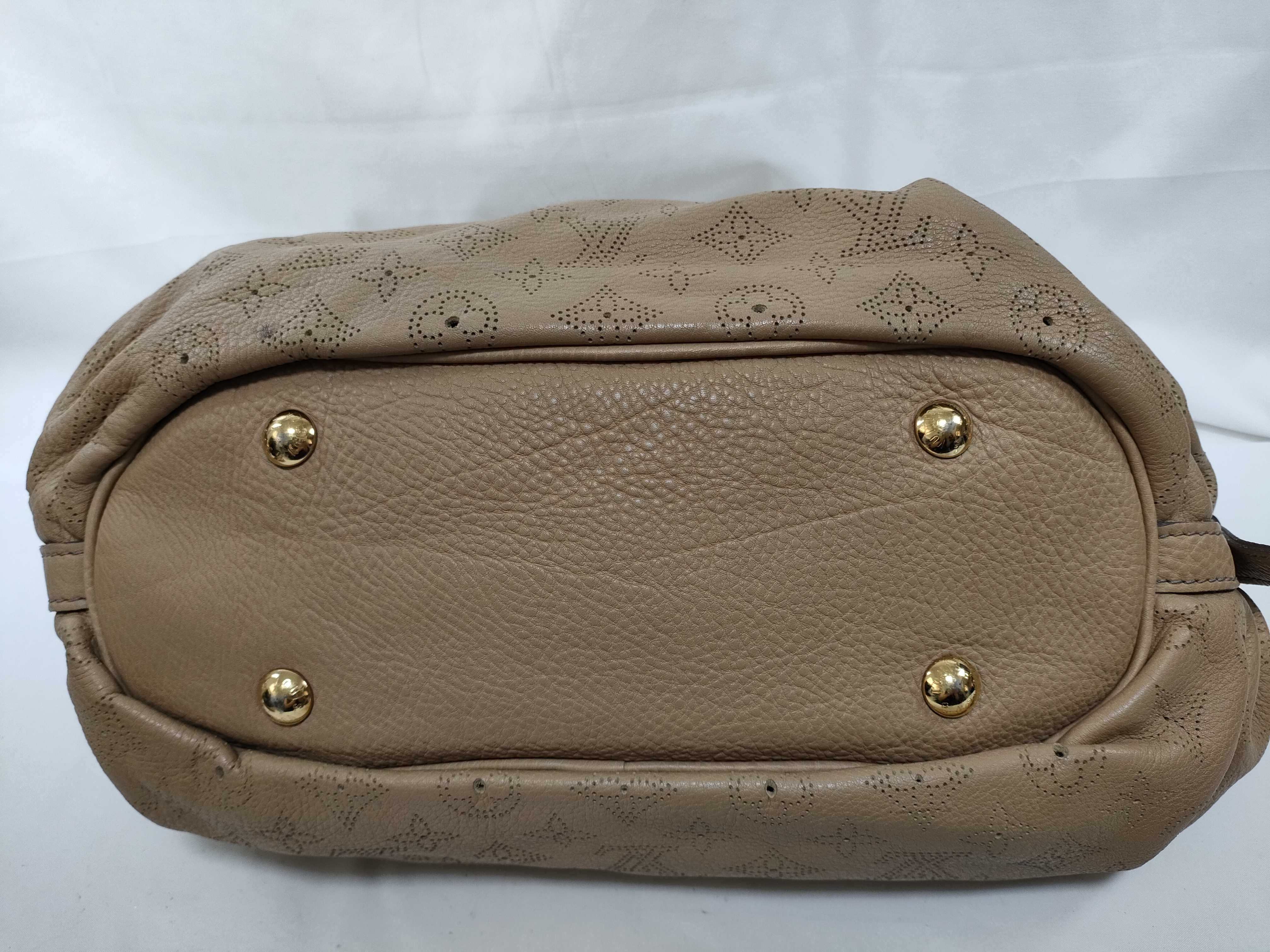 Mahina Shoulder Bag, Beige Calfskin, M95973 — view 7