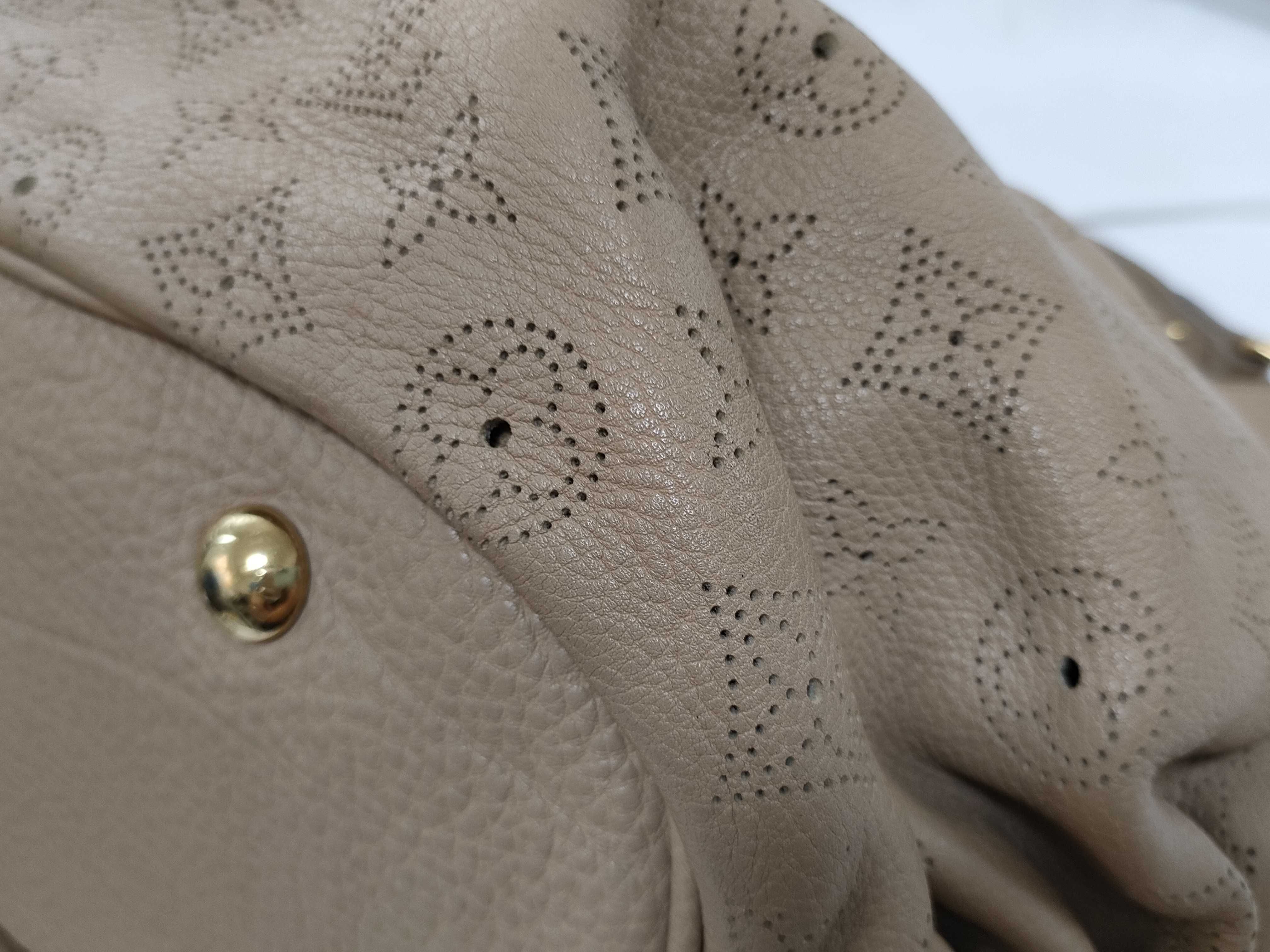 Mahina Shoulder Bag, Beige Calfskin, M95973 — view 8
