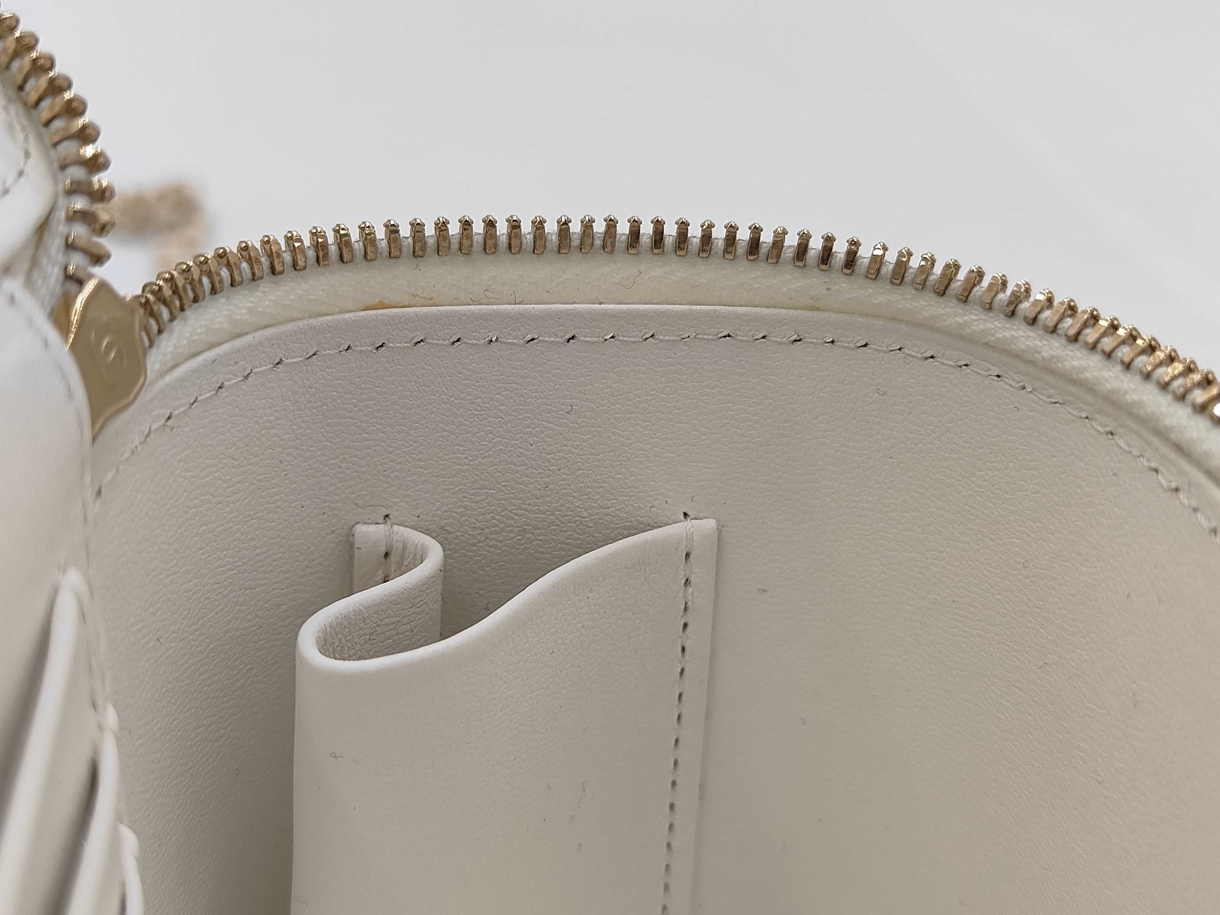 Vanity Bag Shoulder Bag — view 9
