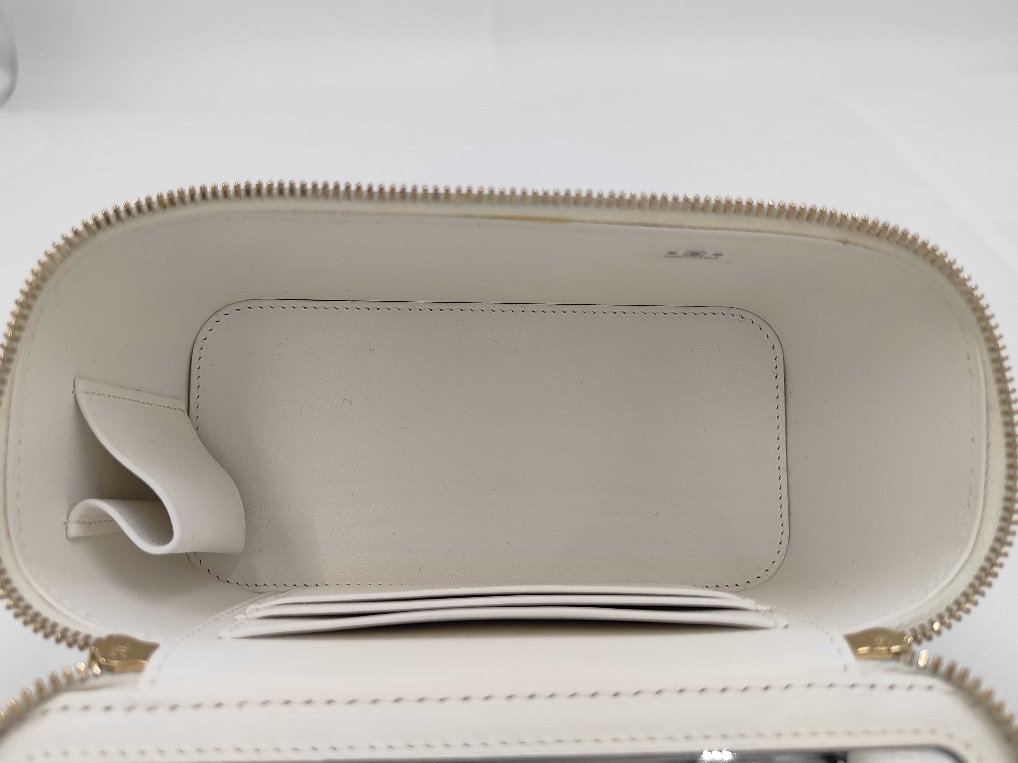 Vanity Bag Shoulder Bag — view 10