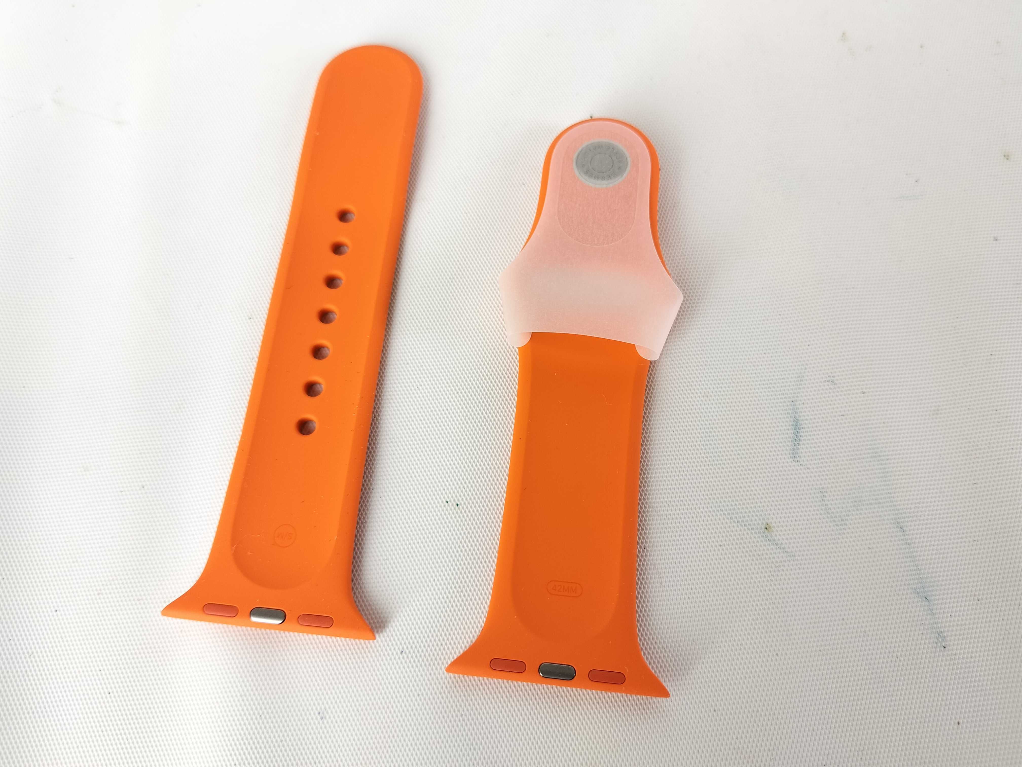 Apple Watch strap and other accessories — view 2