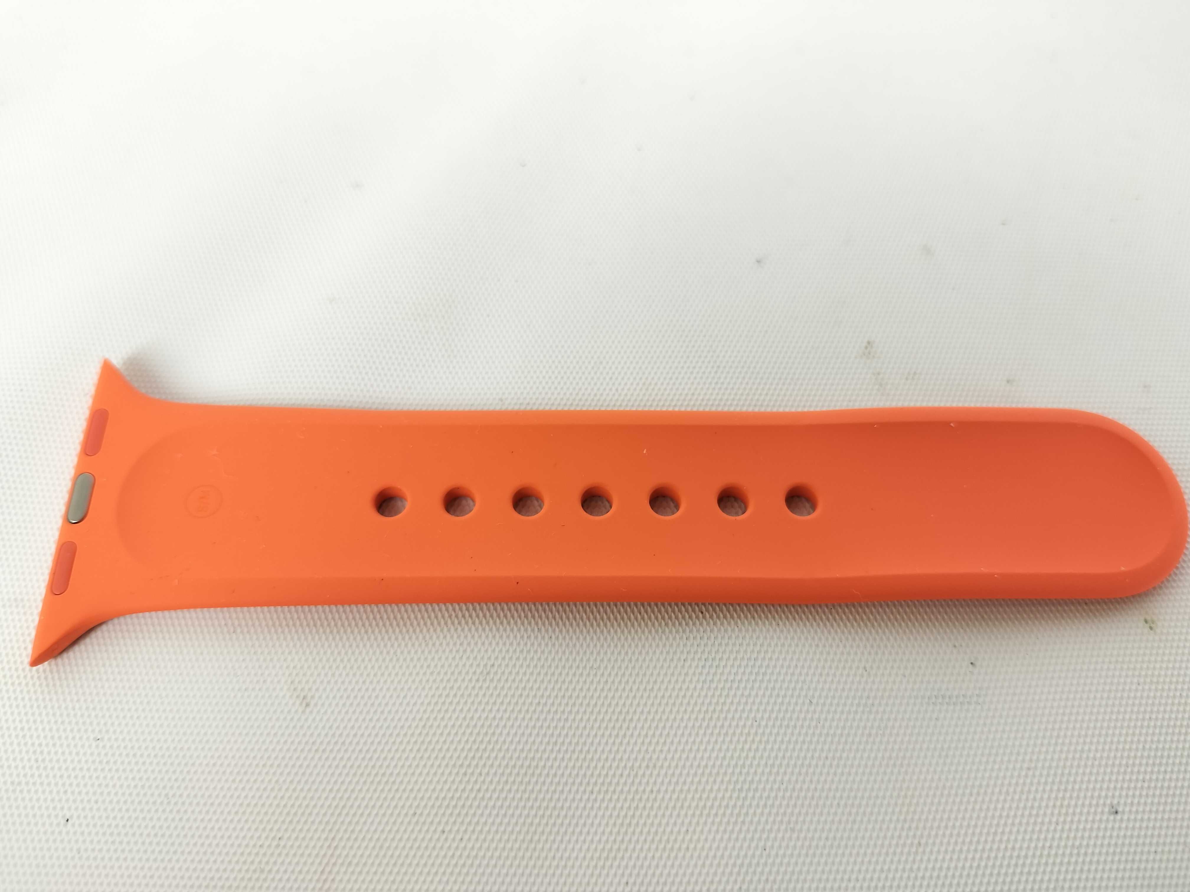 Apple Watch strap and other accessories — view 3